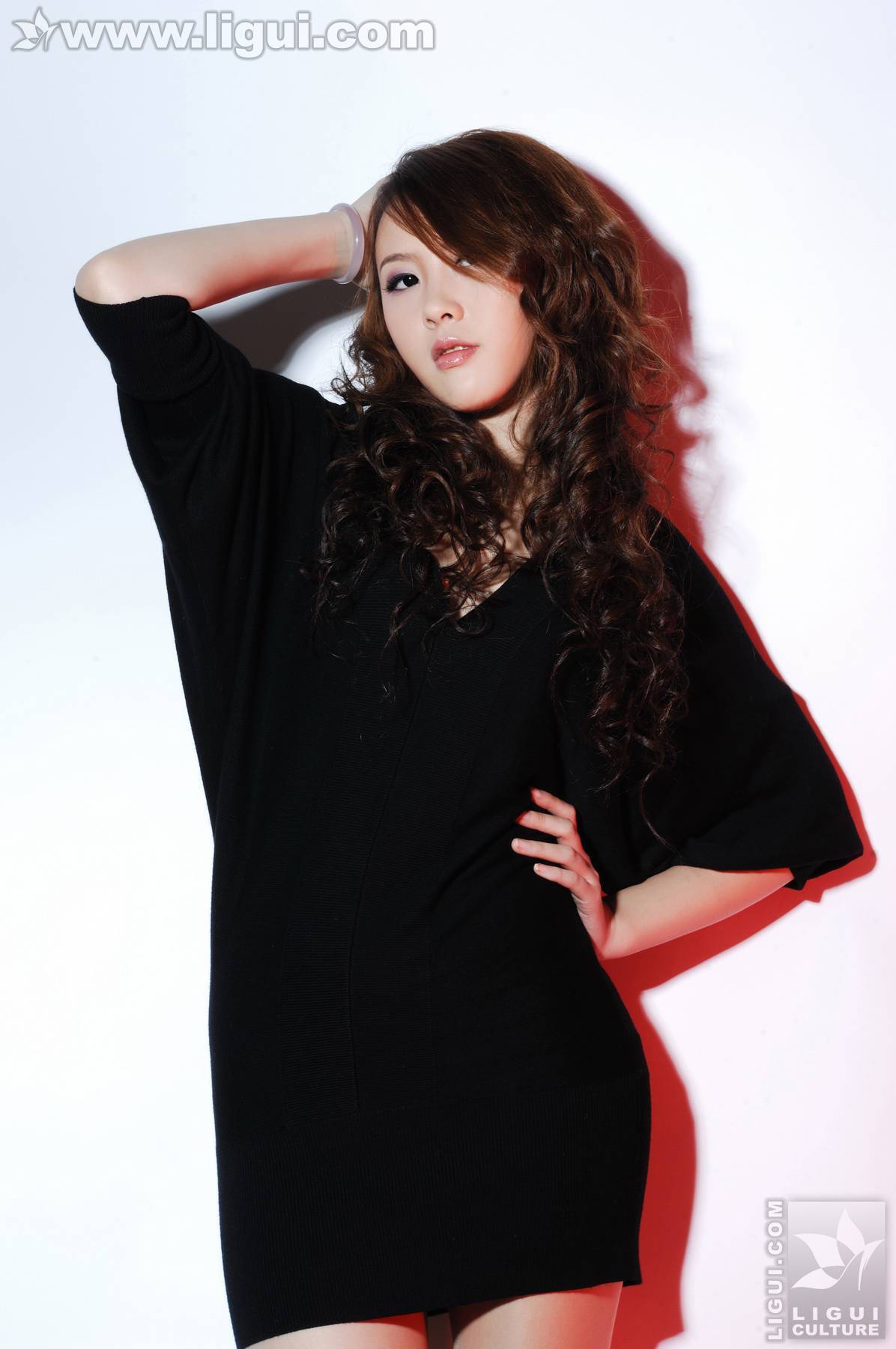 高跟女郎流露出的高贵气质：model菲菲 丽柜模特套图