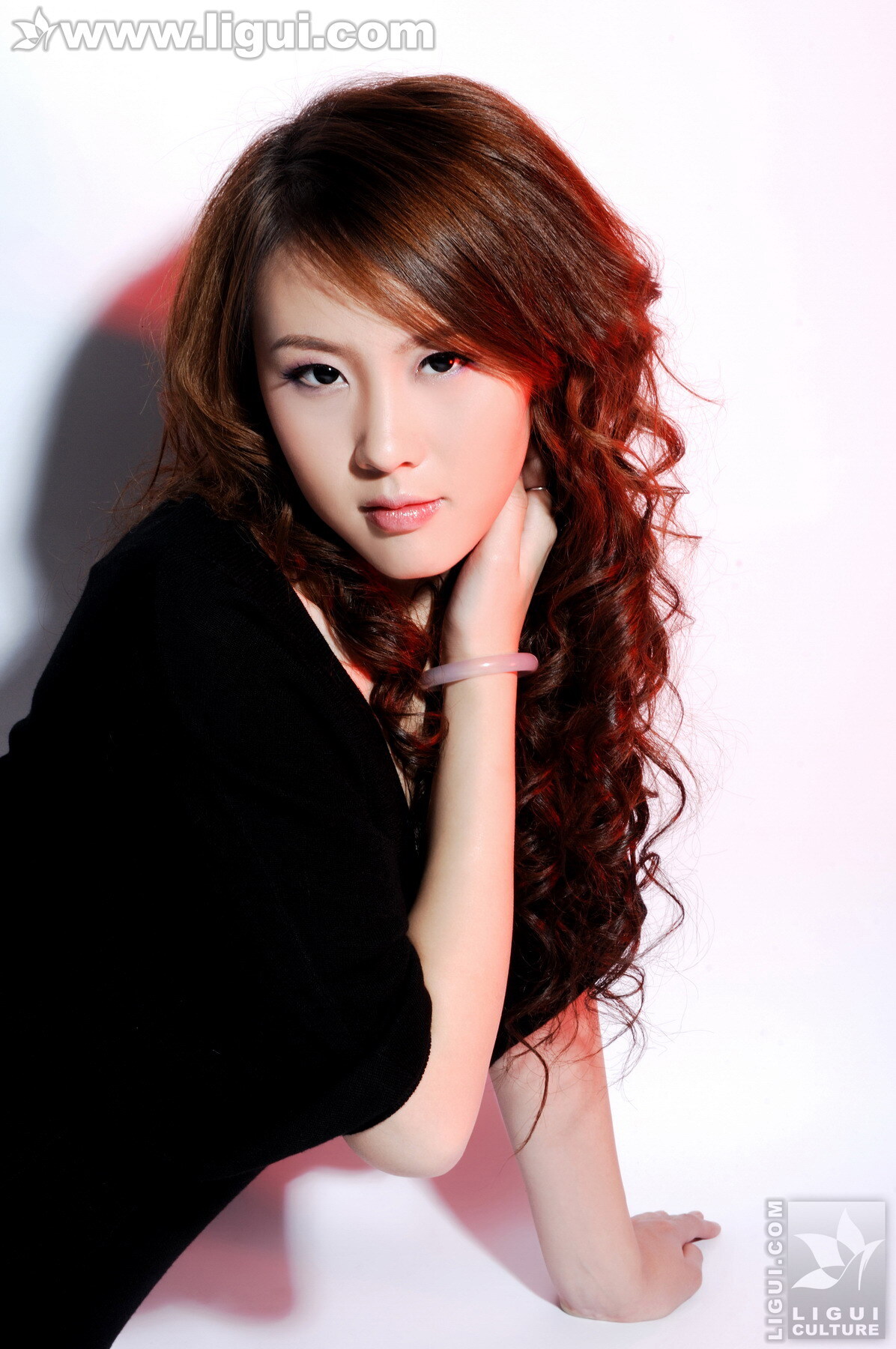 高跟女郎流露出的高贵气质：model菲菲 丽柜模特套图