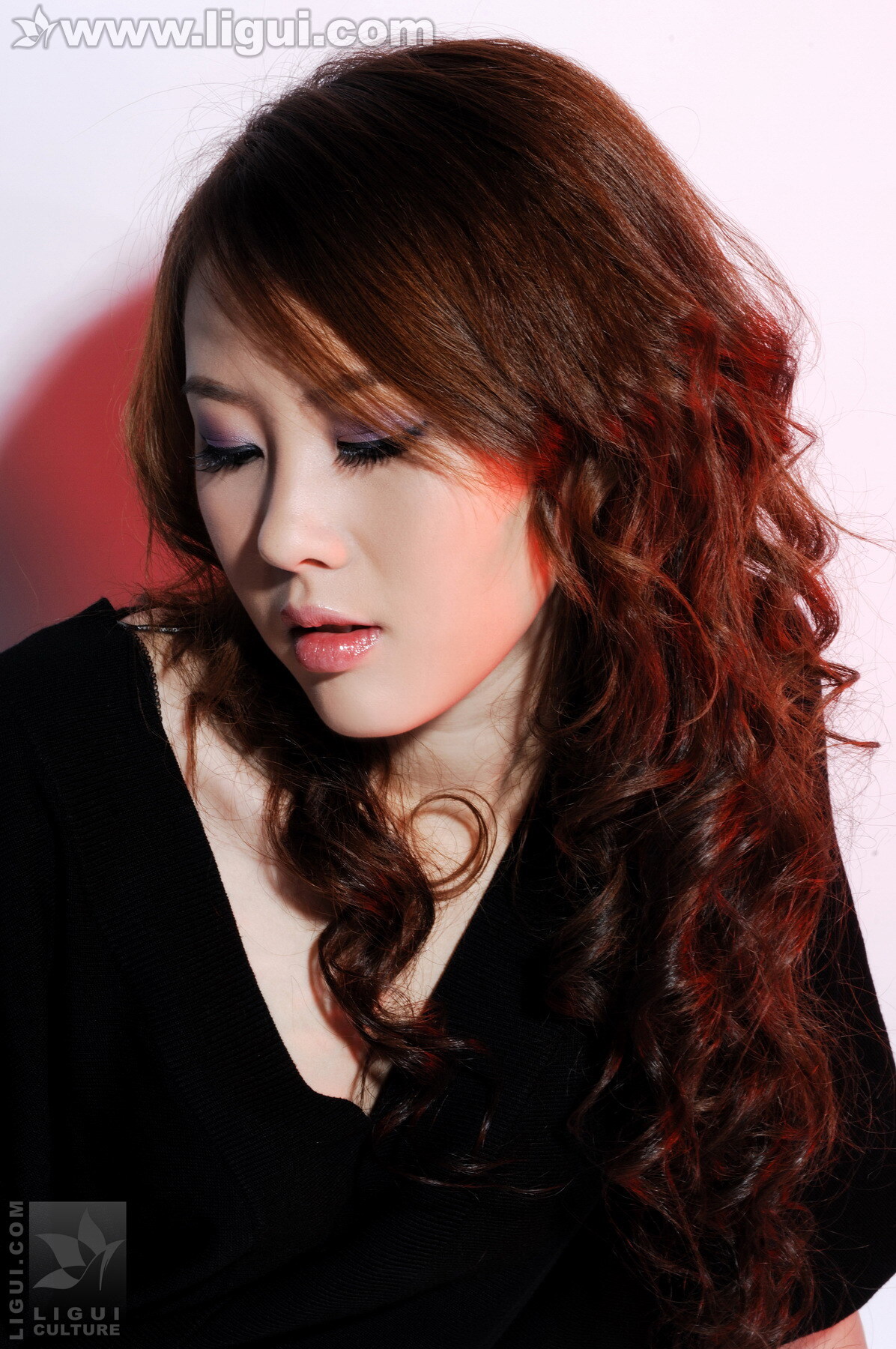 高跟女郎流露出的高贵气质：model菲菲 丽柜模特套图