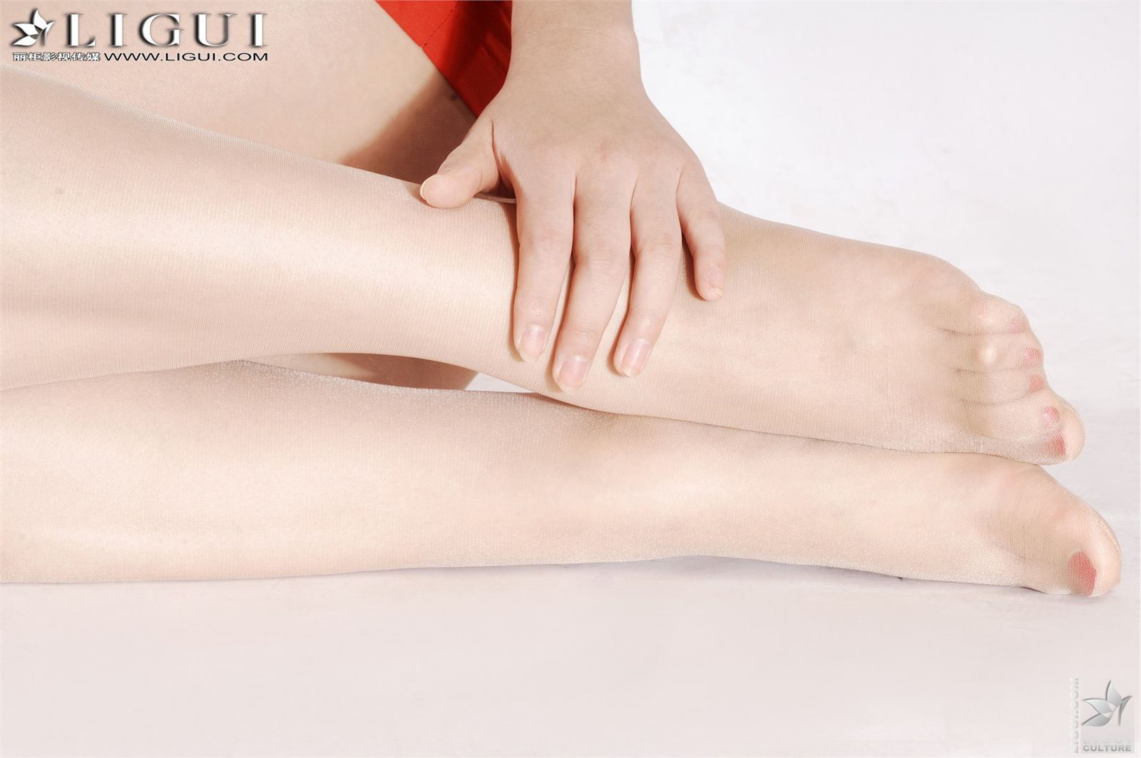 奢华的背景高贵的气质 Model TINA 丽柜套图