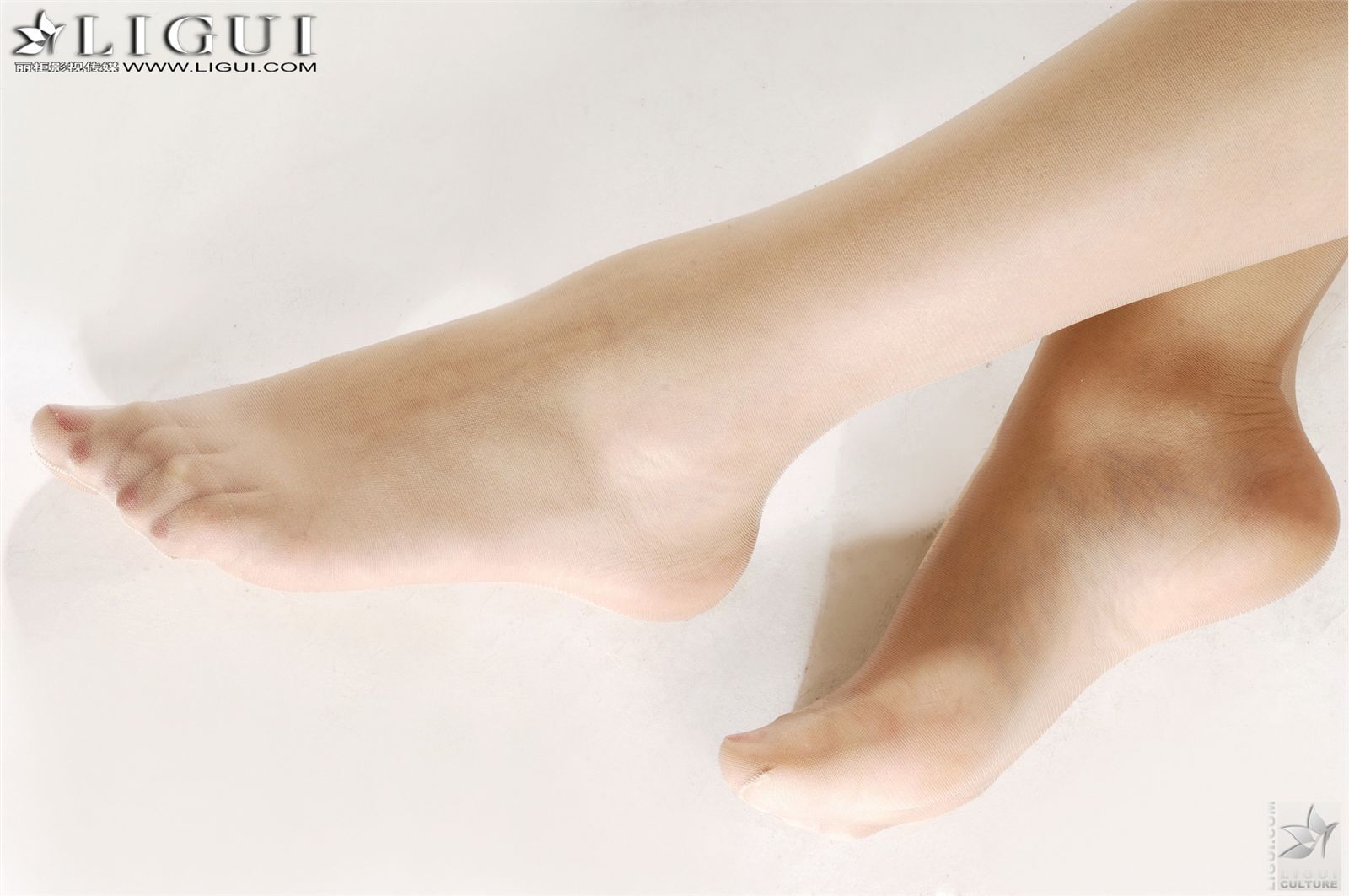 奢华的背景高贵的气质 Model TINA 丽柜套图