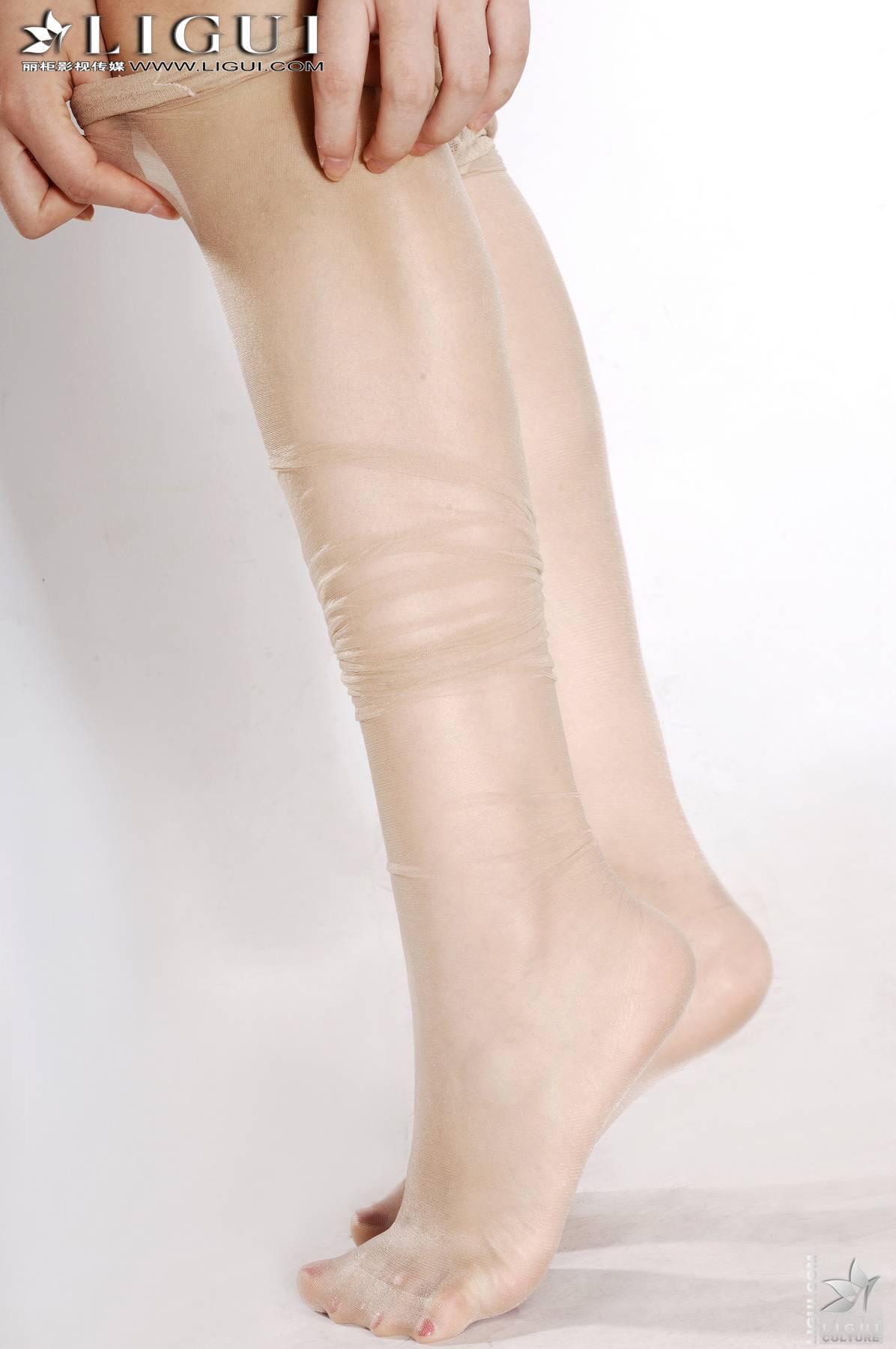 奢华的背景高贵的气质 Model TINA 丽柜套图