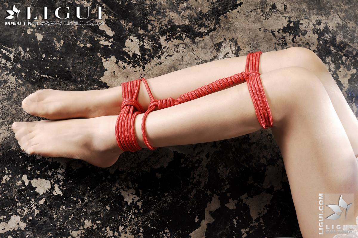 性感小護士遭綁架 Model 文靜 丽柜套图