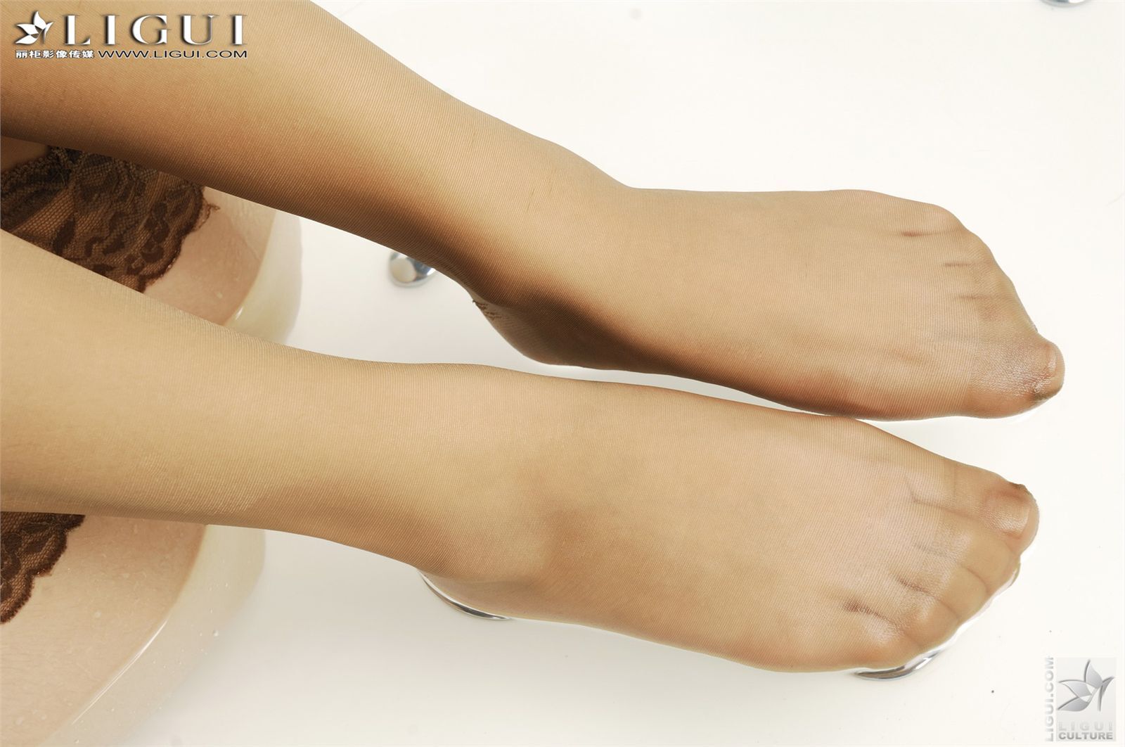 美女护士浴室嬉情 Model 英子 丽柜套图