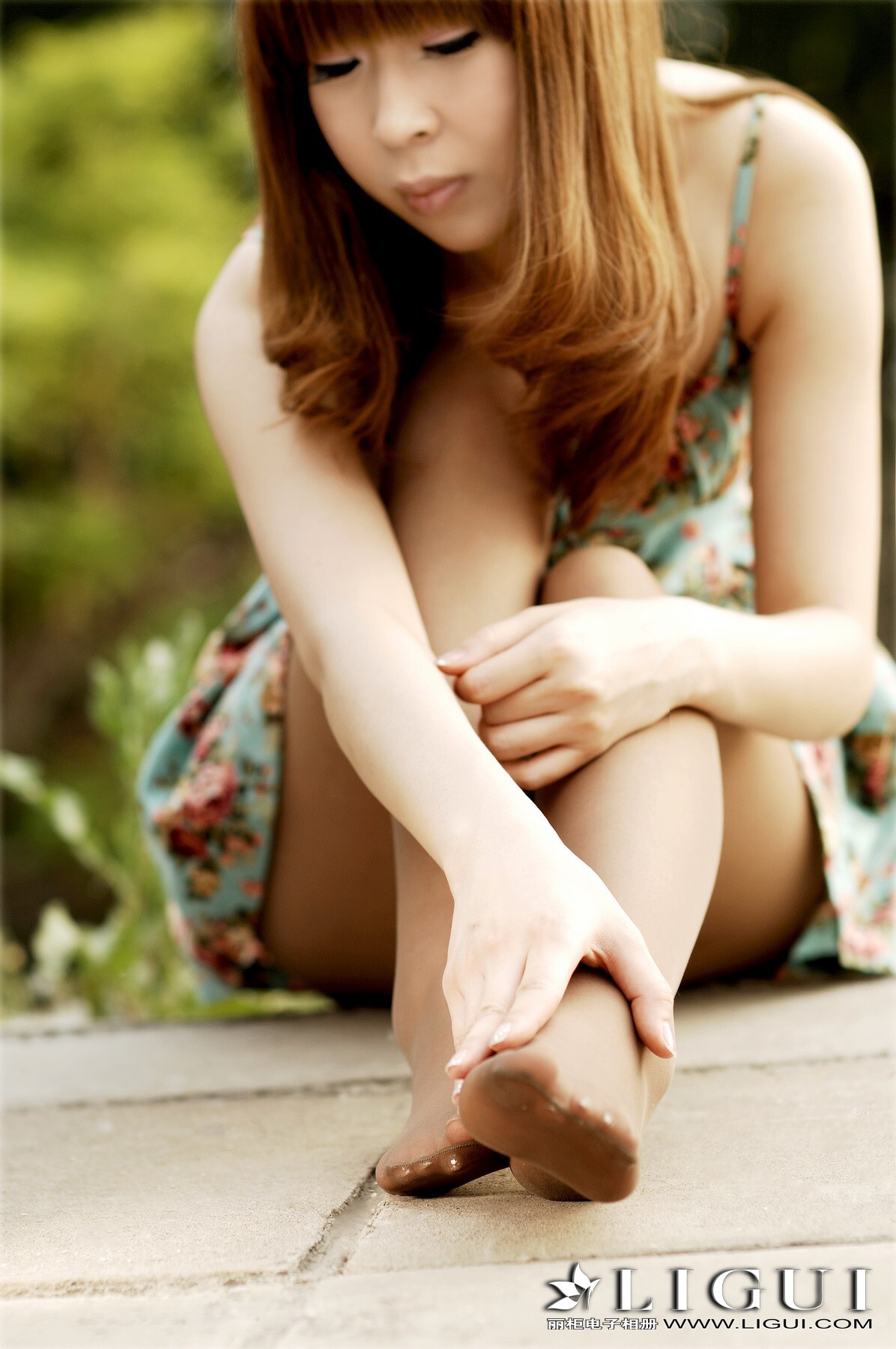 唯美的外景表演 Model vicky 丽柜套图