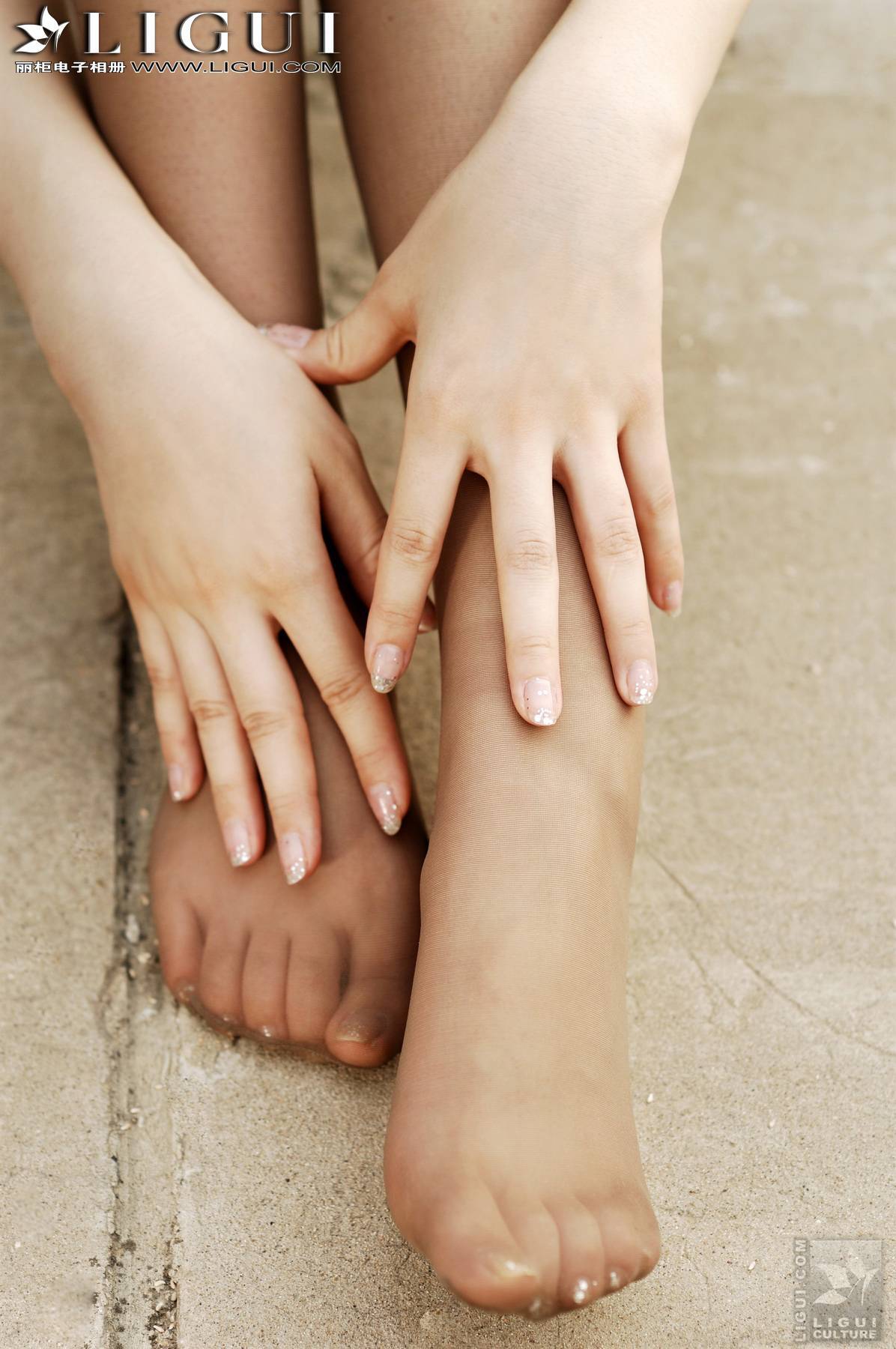 唯美的外景表演 Model vicky 丽柜套图