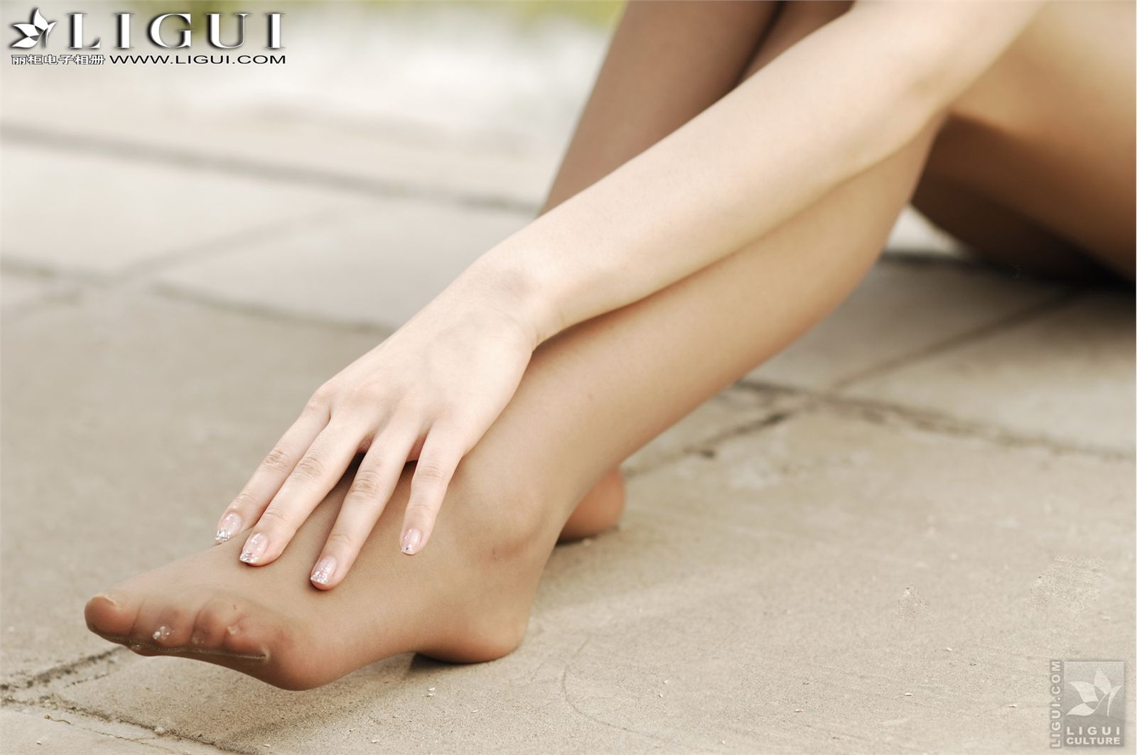 唯美的外景表演 Model vicky 丽柜套图