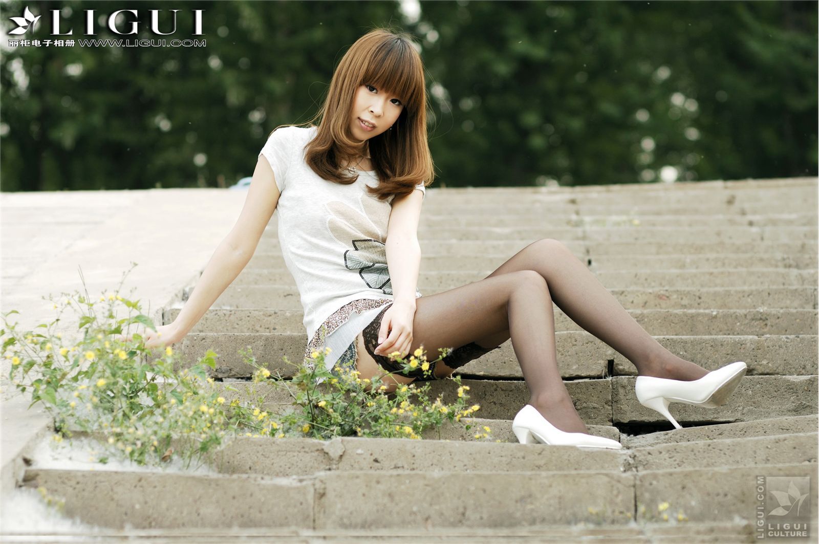 唯美的外景表演 Model vicky 丽柜套图