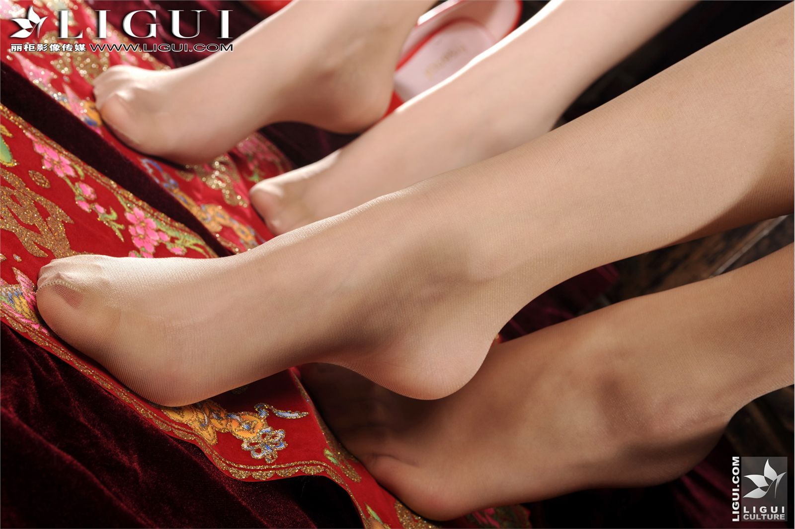 丽柜祝全体会员新年大吉心想事成 Model 桃子 VIicky 丽柜套图