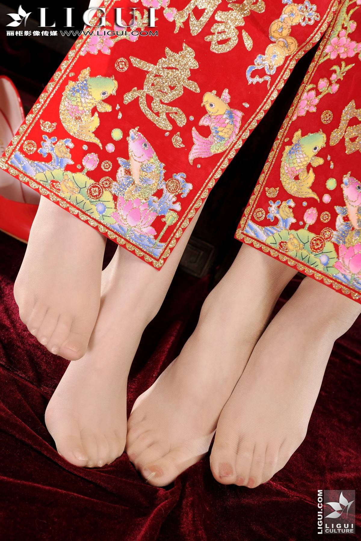 丽柜祝全体会员新年大吉心想事成 Model 桃子 VIicky 丽柜套图