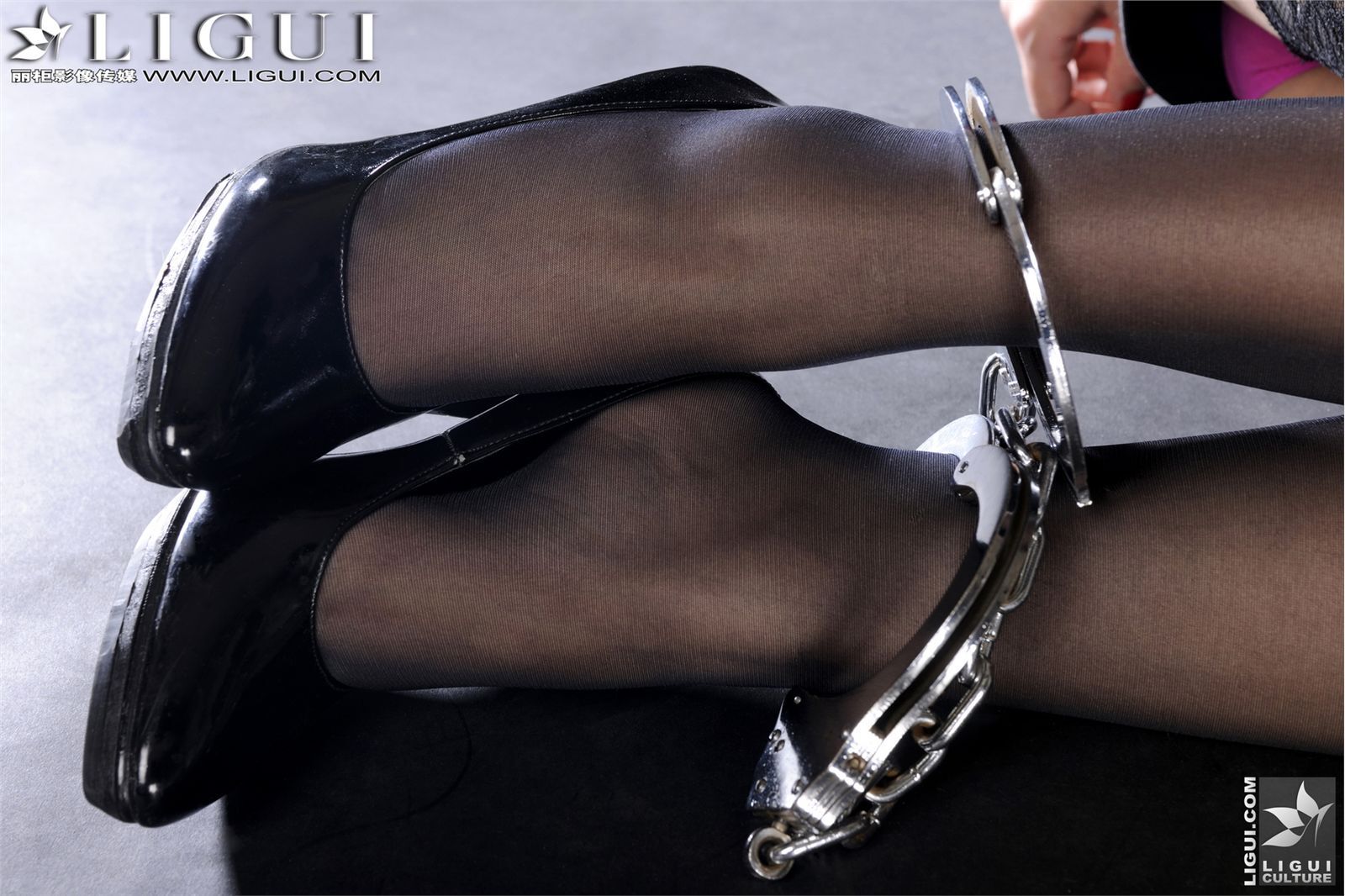 丽柜黑丝女警  Model 苏菲 丽柜套图