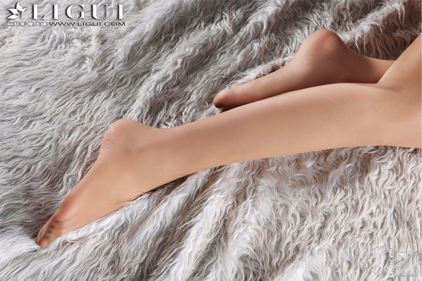 [麗櫃] 俏麗的女警 Model怡萱-2  经典模特套图