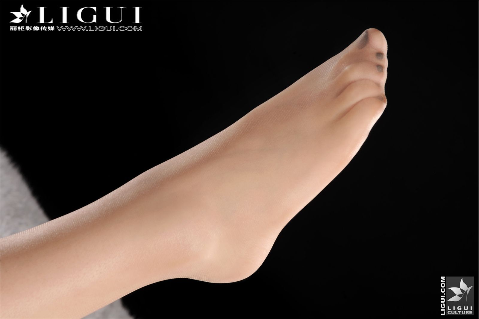 迷人的家庭女教師-2 model怡萱 [麗櫃]丝袜美女套图