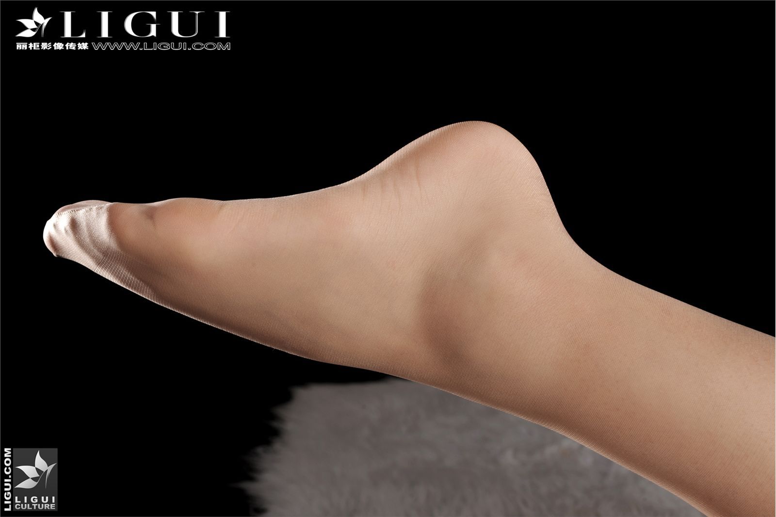 model 怡萱 [丽柜]2011.11.07：迷人的家庭女教师