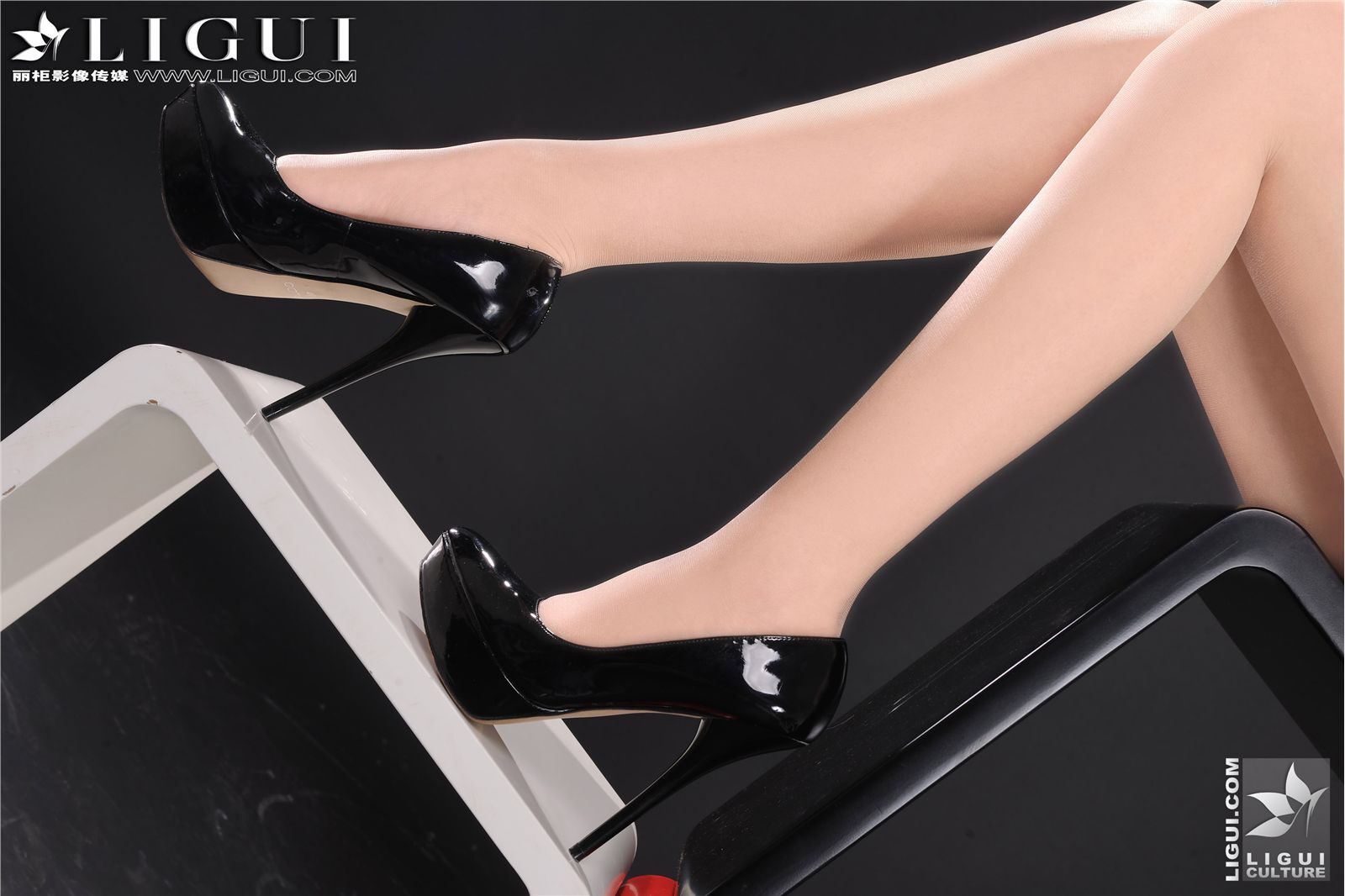 [Ligui] 丽柜 2011-12-30 新款性感女軍服 (上) - Model 文静