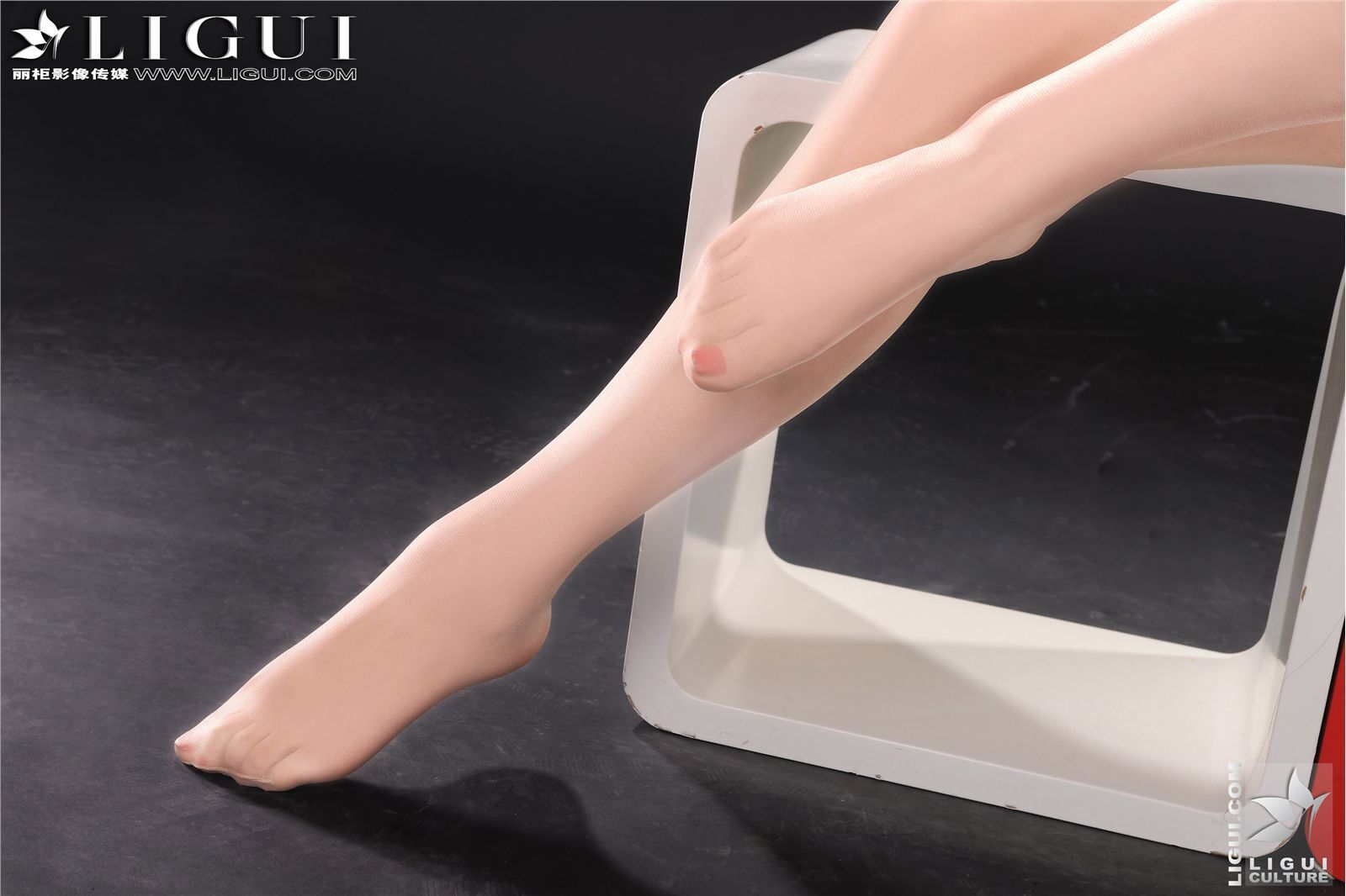 [Ligui] 丽柜 2011-12-30 新款性感女軍服 (上) - Model 文静