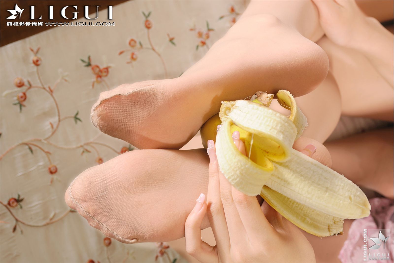 丽柜 20120126 麗櫃拜年 Model - Vicky 桃子 [Ligui]丝袜美女