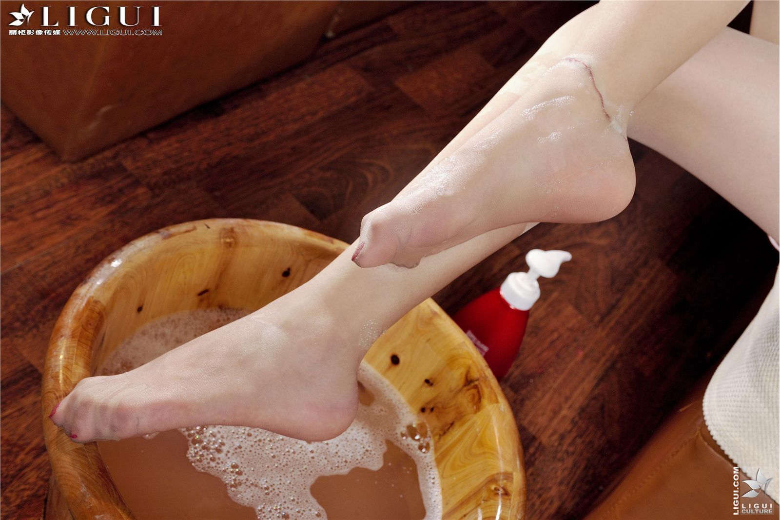 [丽柜vip另类视觉] 2012.07.11 Model 淩淩  国内性感美女写真