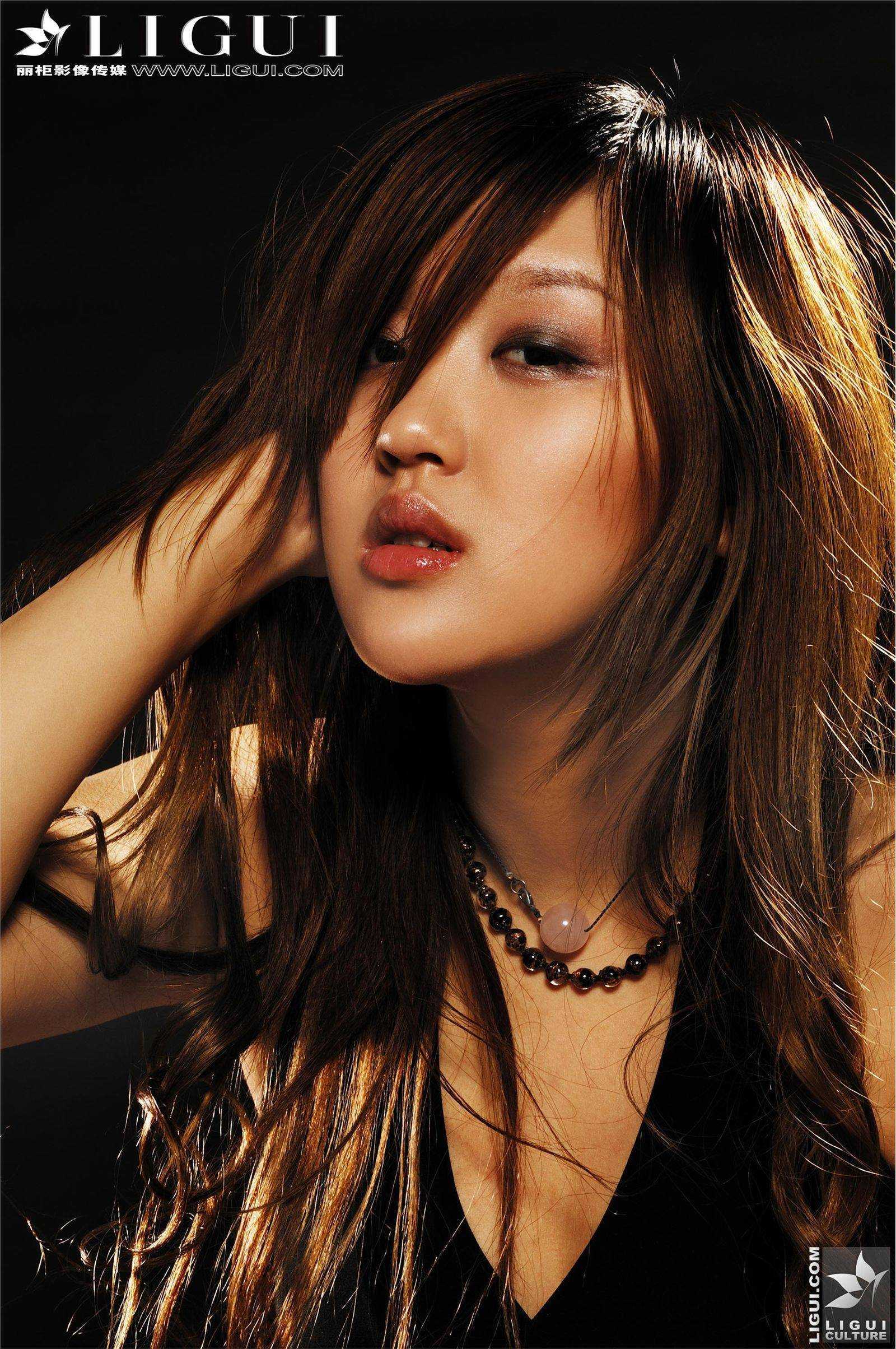 [Ligui丽柜] 美足系列 Model C C 国产性感美女图片