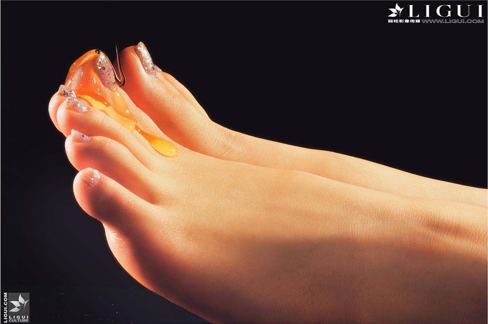 [Ligui丽柜] 美足系列 Model C C 国产性感美女图片