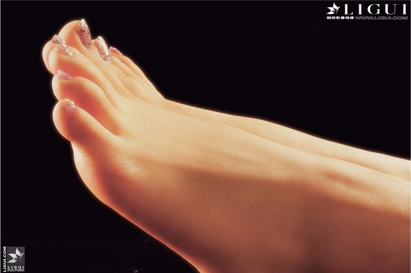 [Ligui丽柜] 美足系列 Model C C 国产性感美女图片