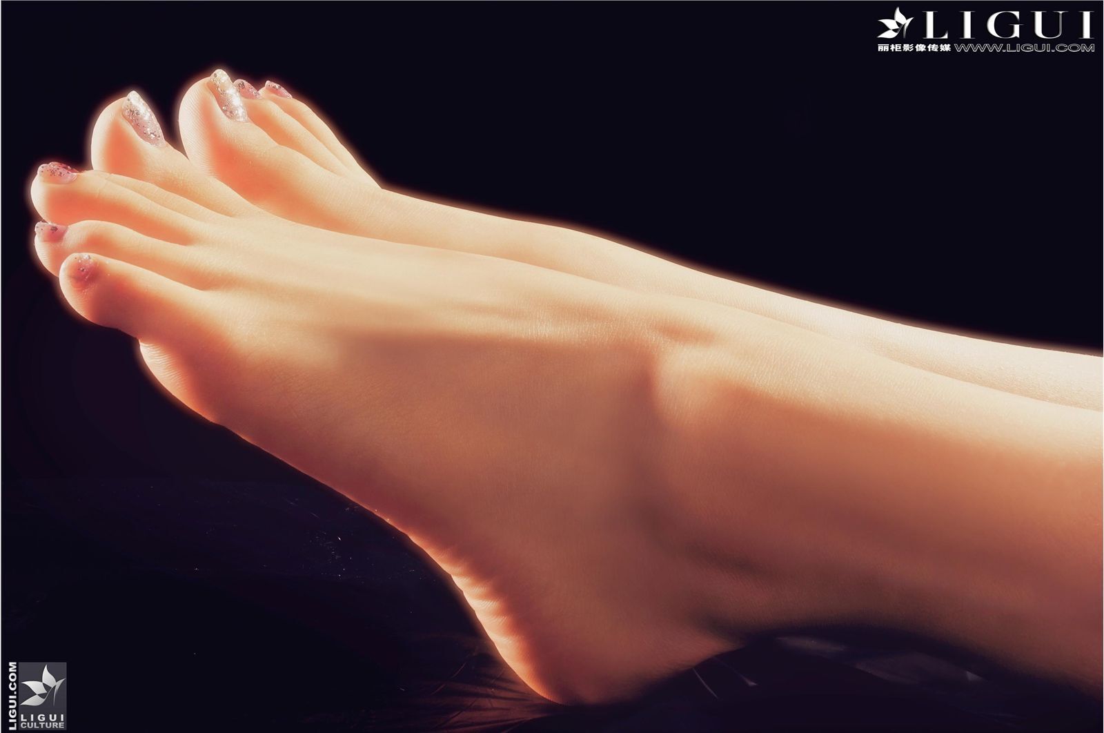 [Ligui丽柜] 美足系列 Model C C 国产性感美女图片