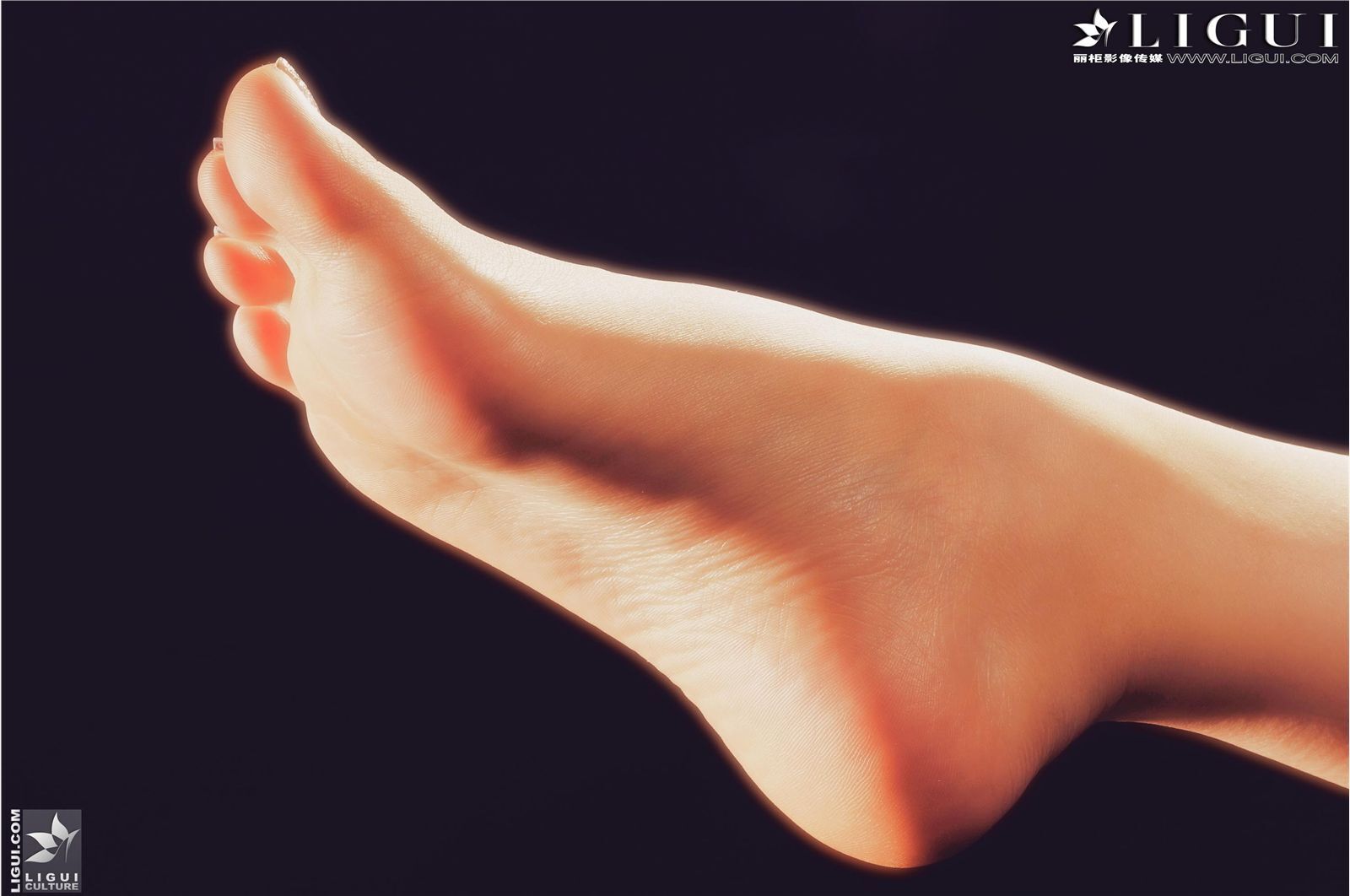 [Ligui丽柜] 美足系列 Model C C 国产性感美女图片