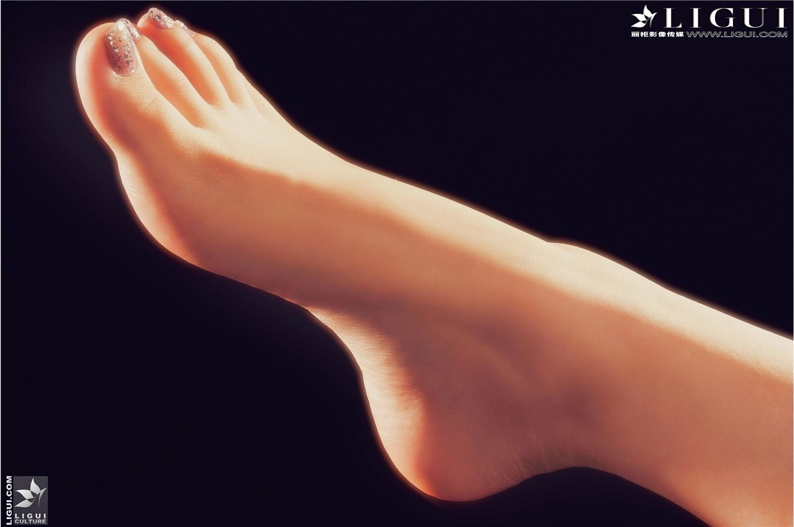 [Ligui丽柜] 美足系列 Model C C 国产性感美女图片