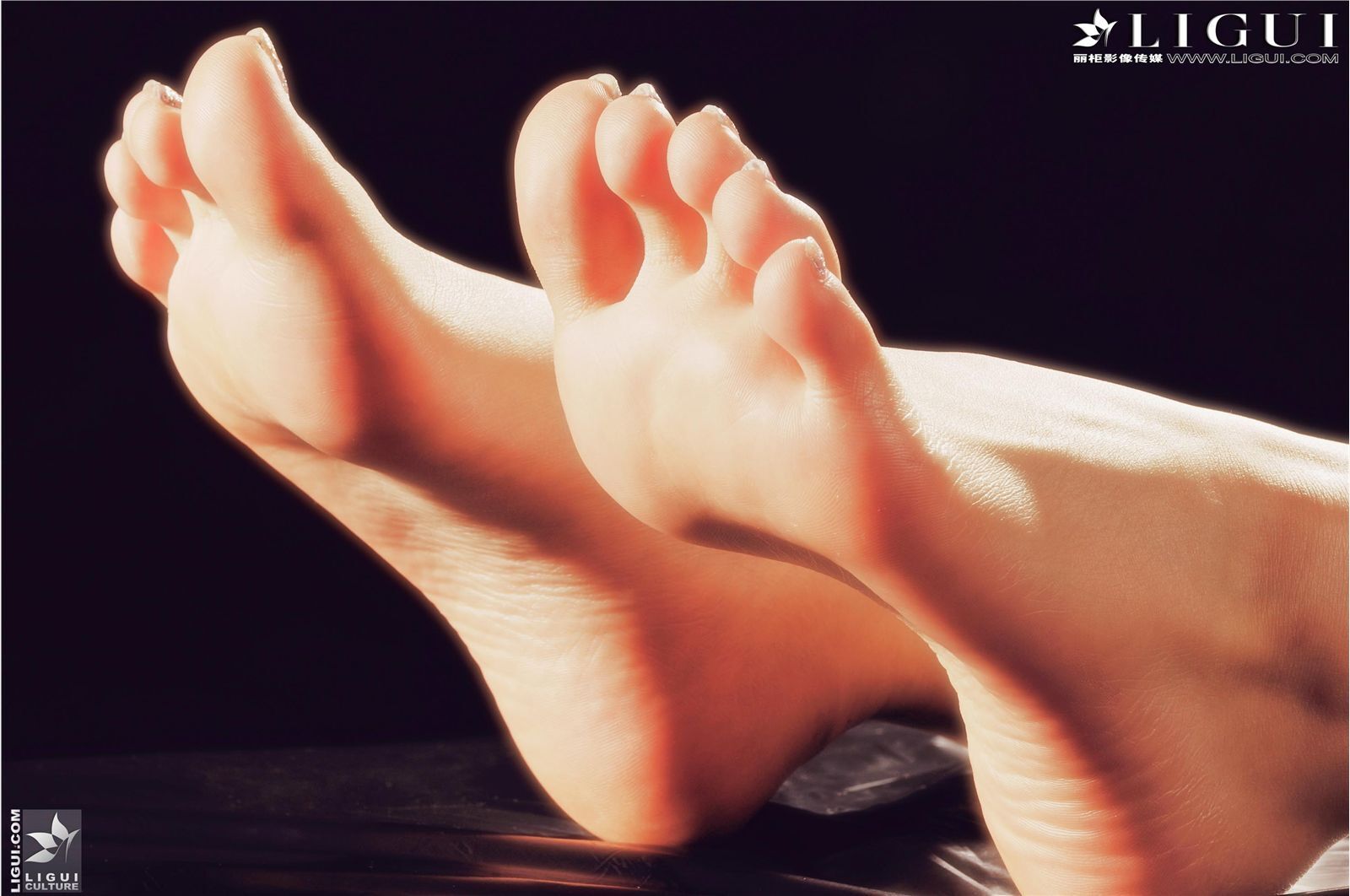 [Ligui丽柜] 美足系列 Model C C 国产性感美女图片