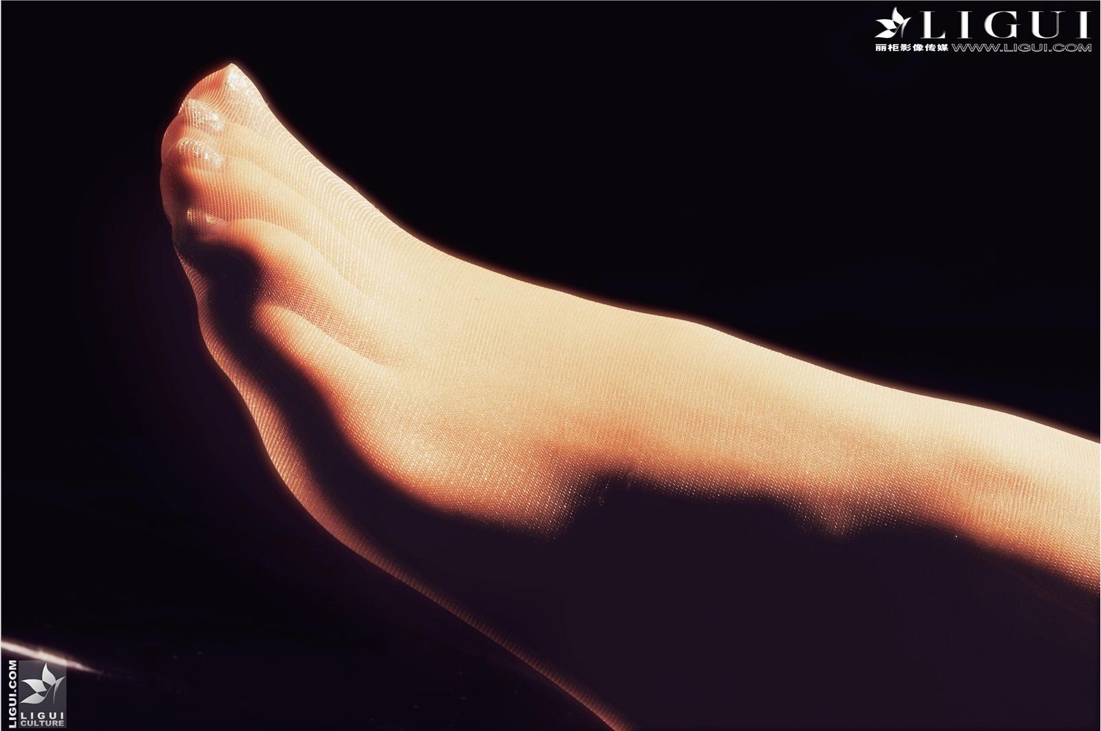 [Ligui丽柜] 美足系列 Model C C 国产性感美女图片