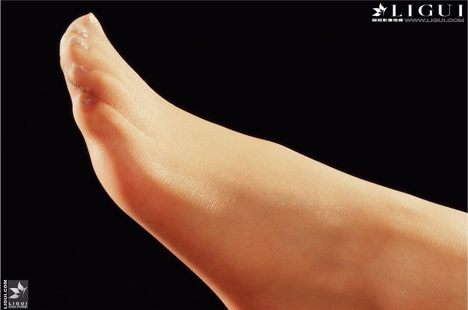 [Ligui丽柜] 美足系列 Model C C 国产性感美女图片