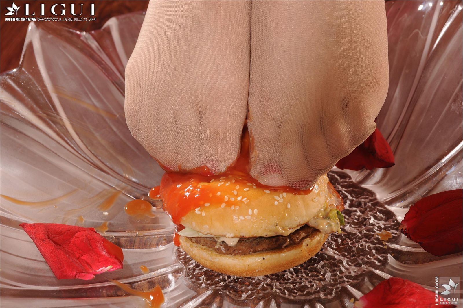 [丽柜] 20130210 典藏-另类视觉 MODEL英子　国产美女模特套图