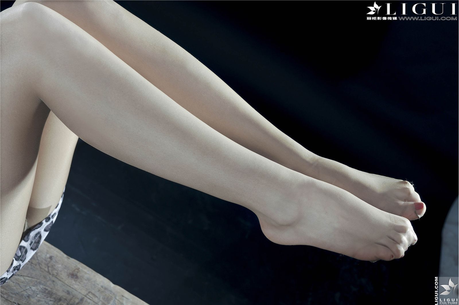 [丽柜] 网络丽人 MODEL 晴晴 国产丝袜美女