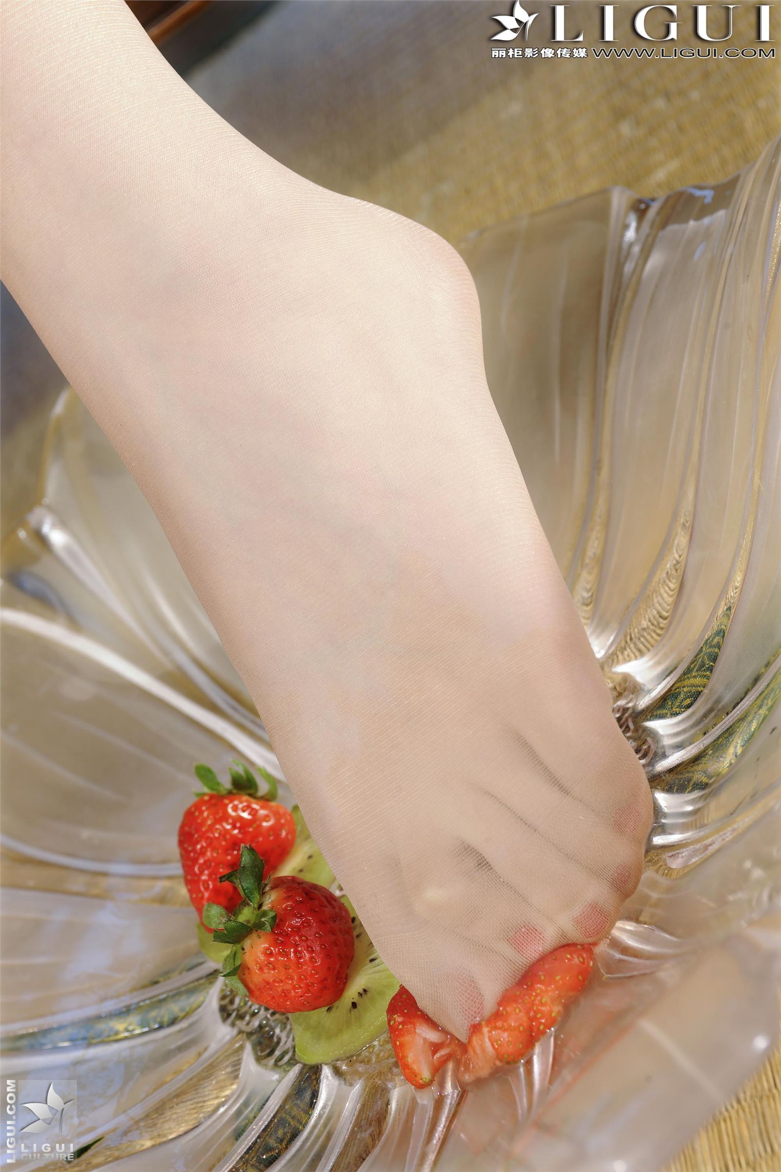 [丽柜] 2013.03.18 另类视觉 MODEL 文欣 和服诱惑