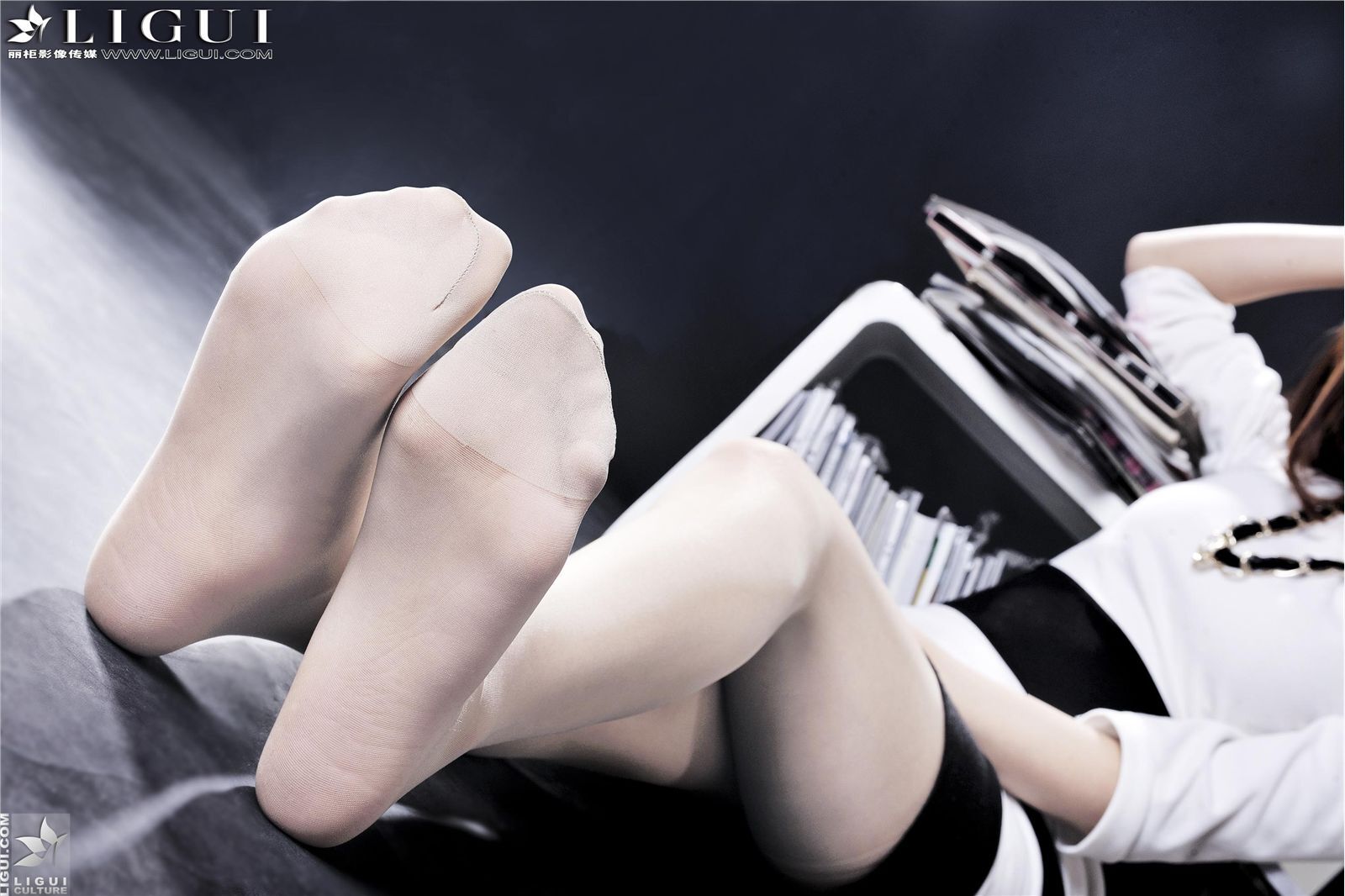 [丽柜]  网络丽人 MODEL 小杨幂 丝袜美女图片