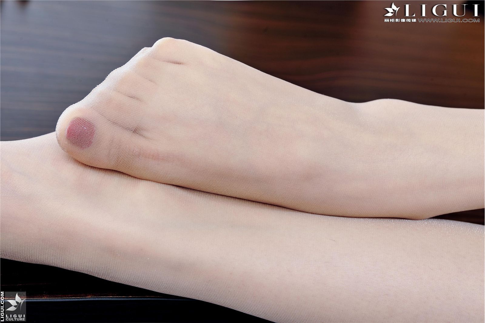 [麗櫃] 20130327 時尚寫真 MODEL 可馨 最新丝袜制服美女