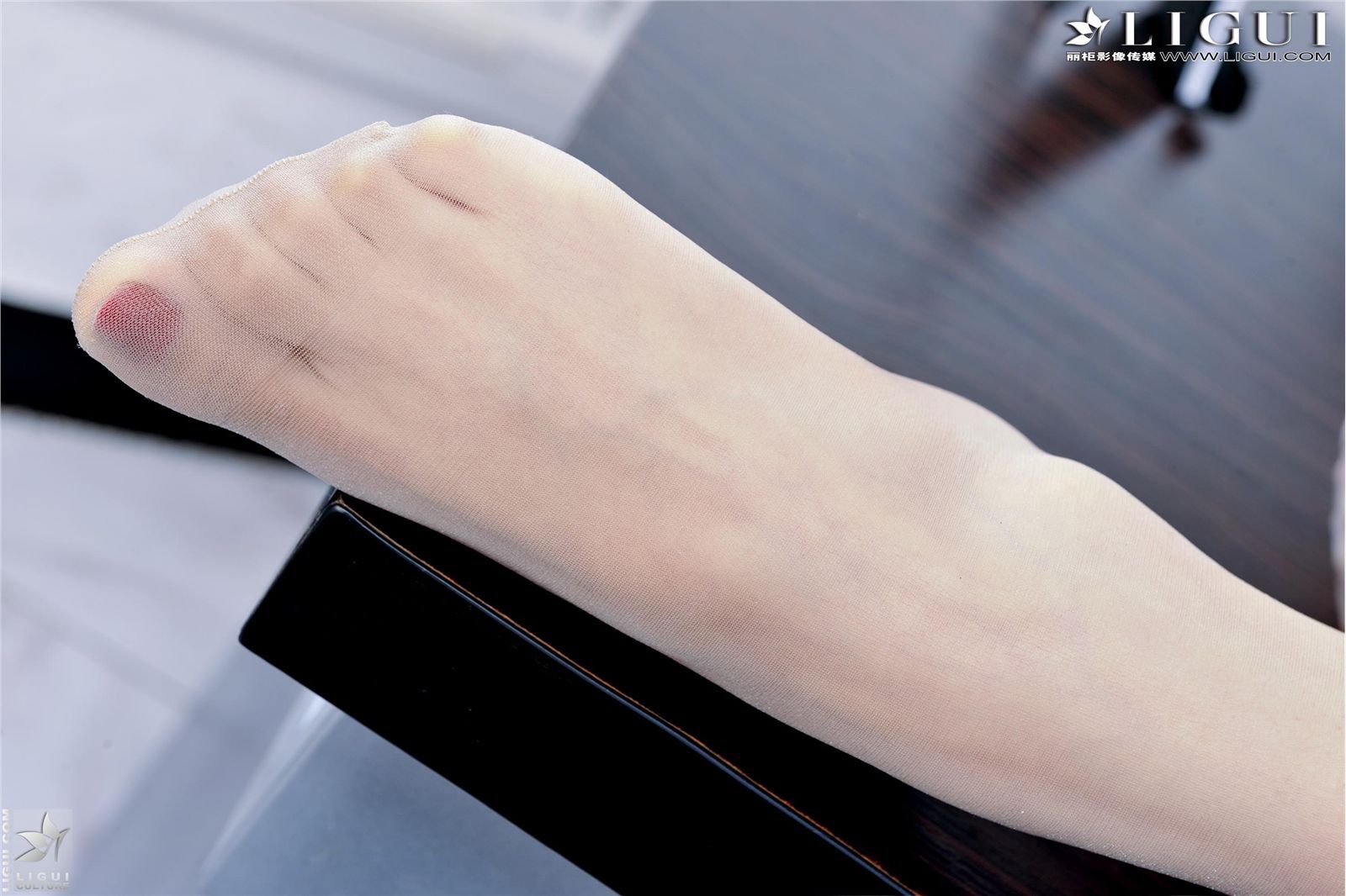 [麗櫃] 20130327 時尚寫真 MODEL 可馨 最新丝袜制服美女