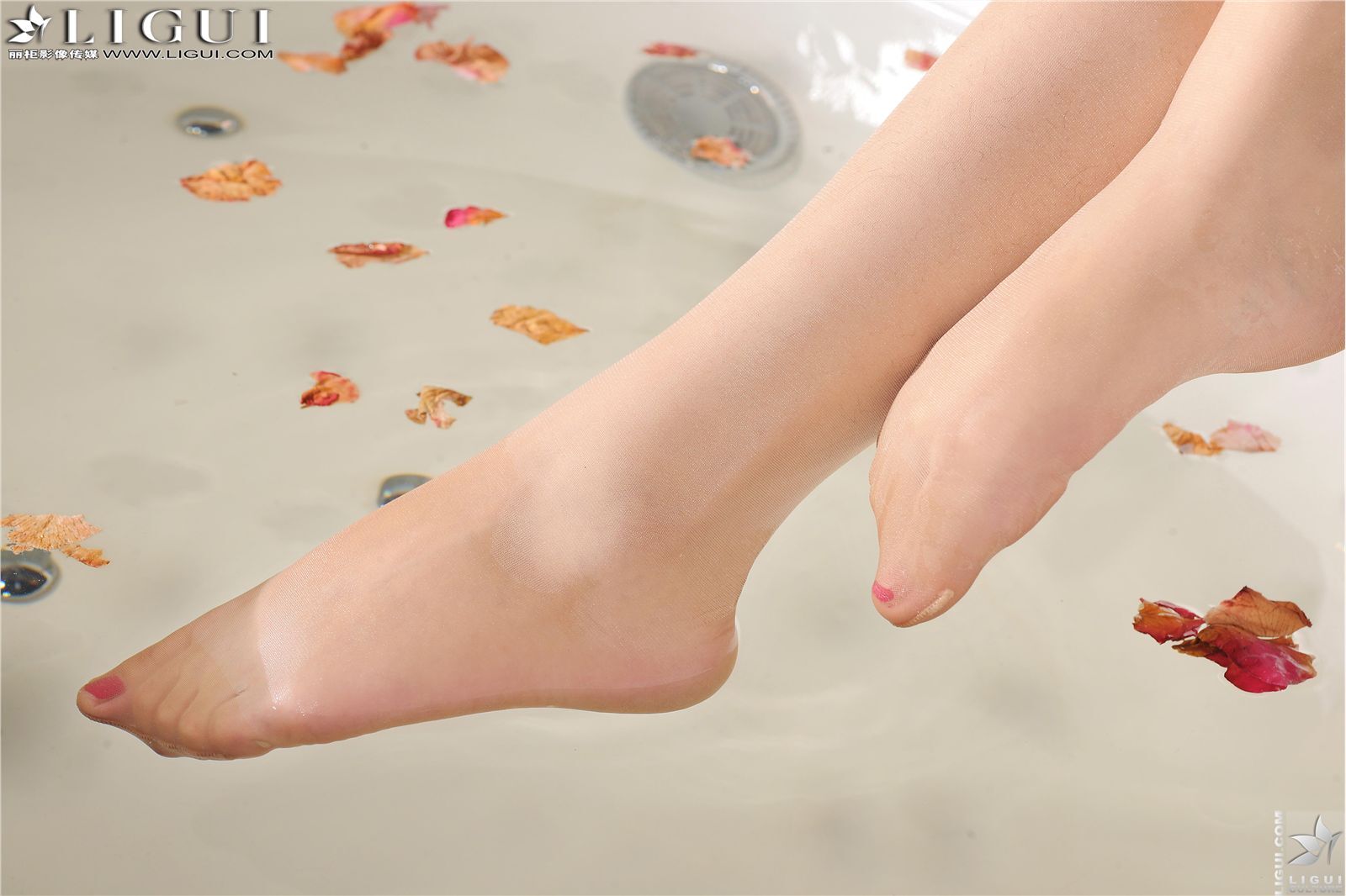 [丽柜] 2013.04.07 另类视觉 MODEL英子