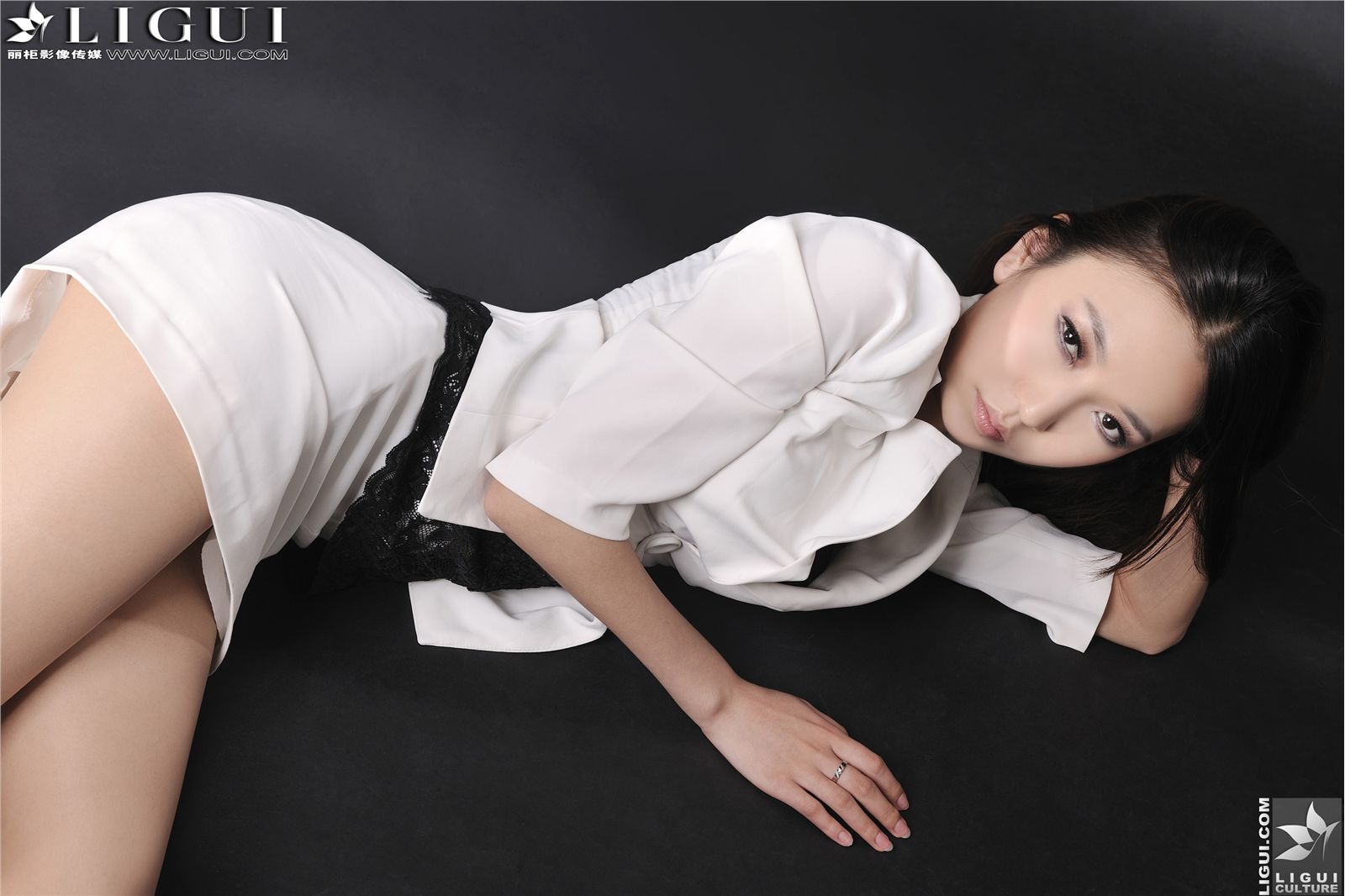 [丽柜] 2013.04.11 网络丽人 MODEL 文欣 制服丝袜