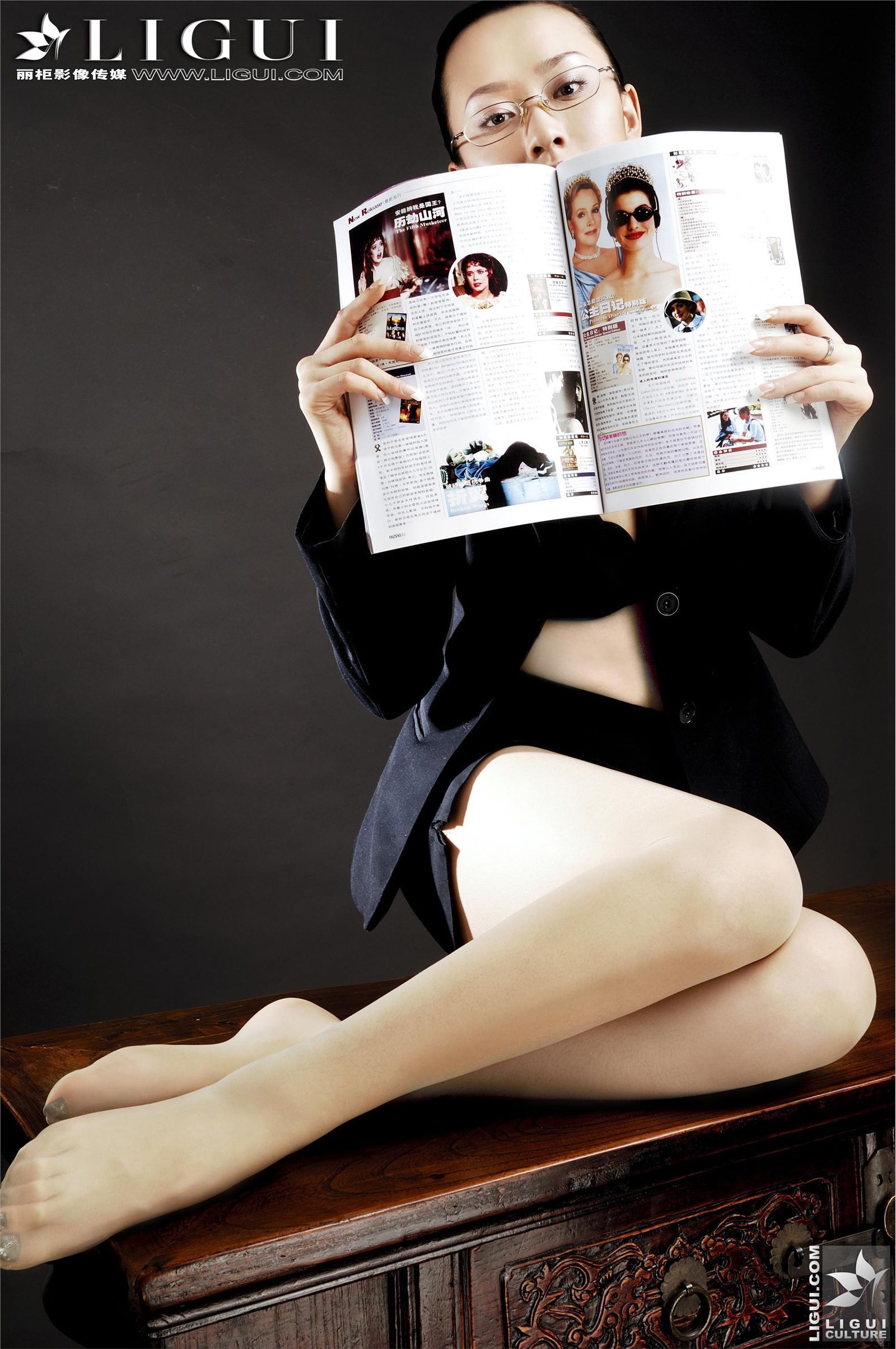 [丽柜] 2013.04.16 名莲杂志MODEL雪儿 丝袜模特唯美套图