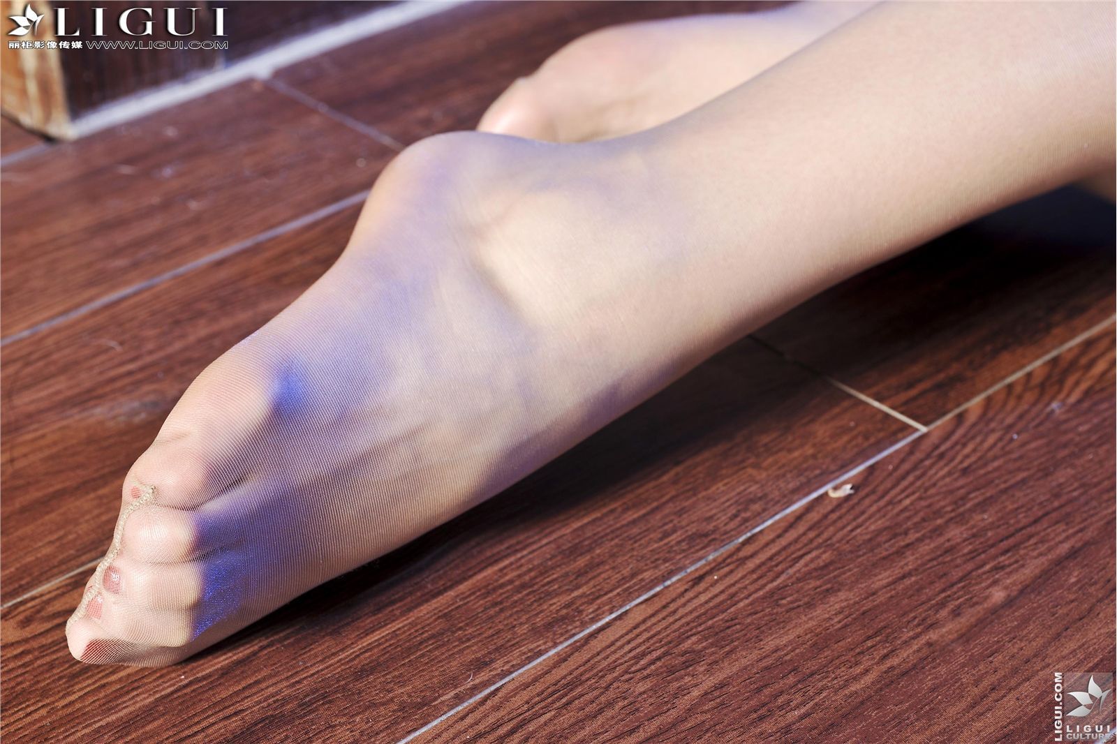 [丽柜] 2013.04.19 网络丽人 MODEL 晴晴 高清制服写真