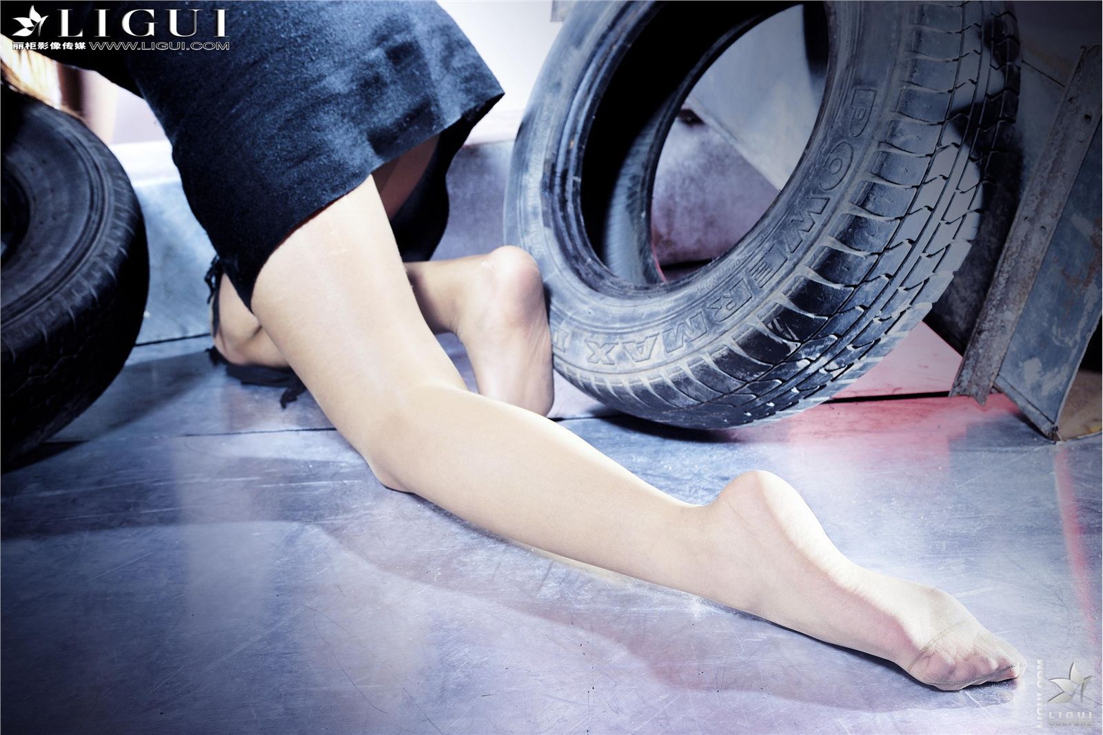 [丽柜] 2013.04.25 Model 小杨幂