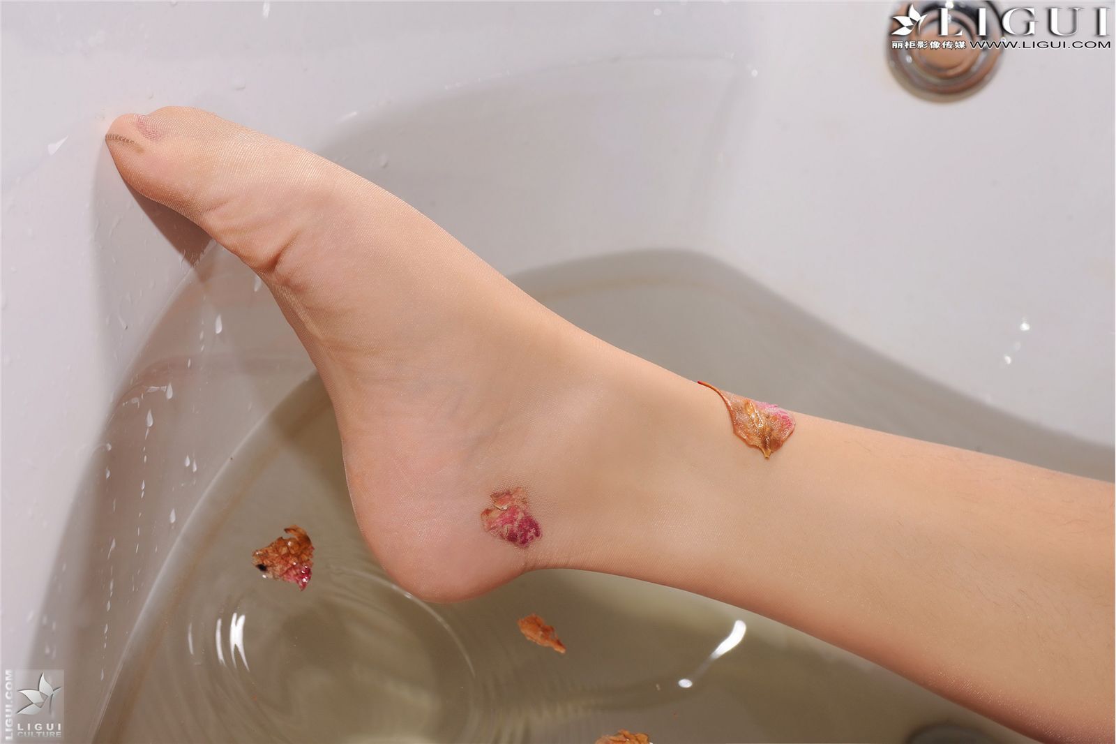 [丽柜] 2013.04 类视觉 MODEL 英子 唯美新图