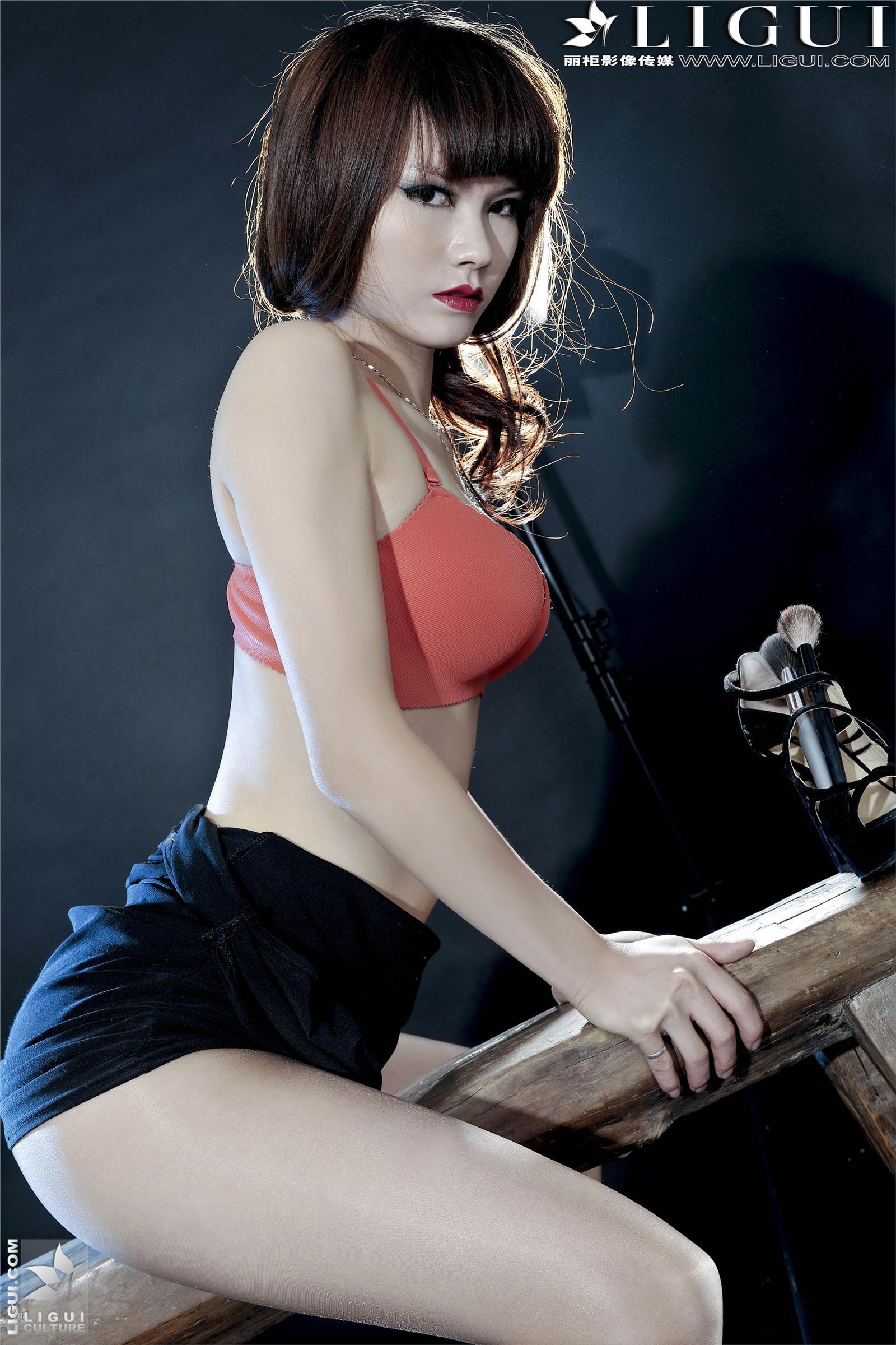 [丽柜] 2013.05.30 时尚写真 MODEL晴晴