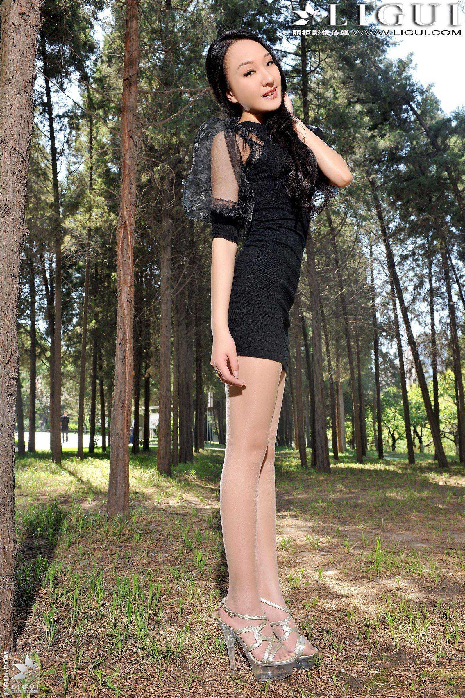 [麗櫃]2013.08.10 網絡麗人 MODEL Amily