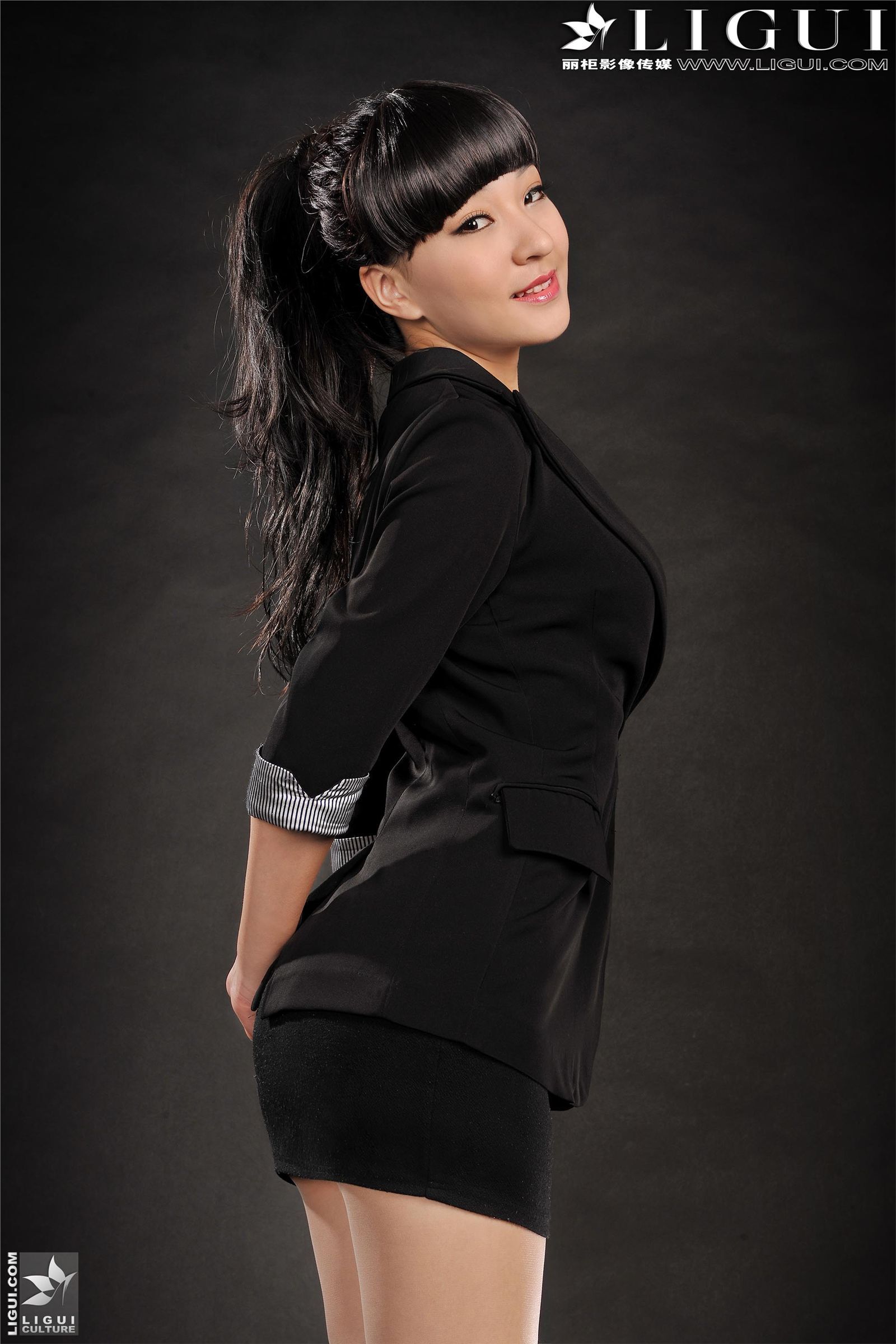 [麗櫃][09-24] Model - Amily