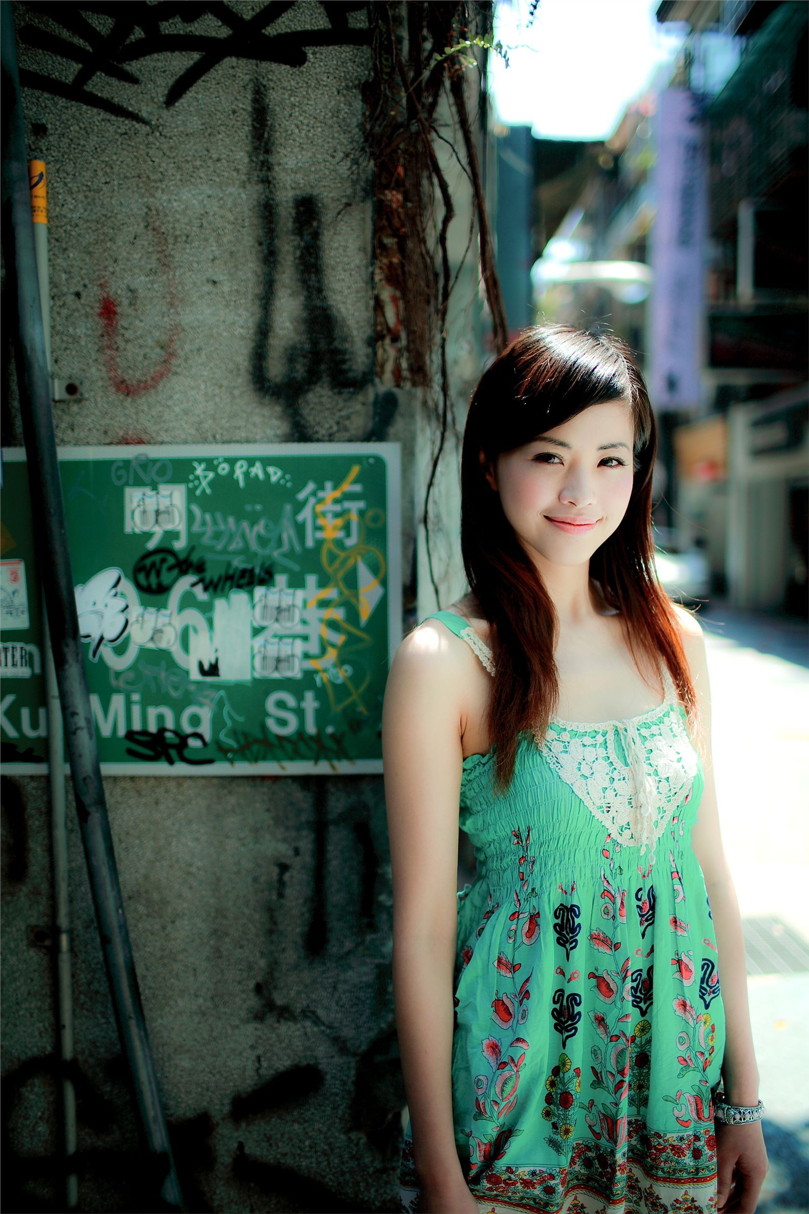 麻豆系列高清美女图片 2011年4月10日 Livia 国产性感美女