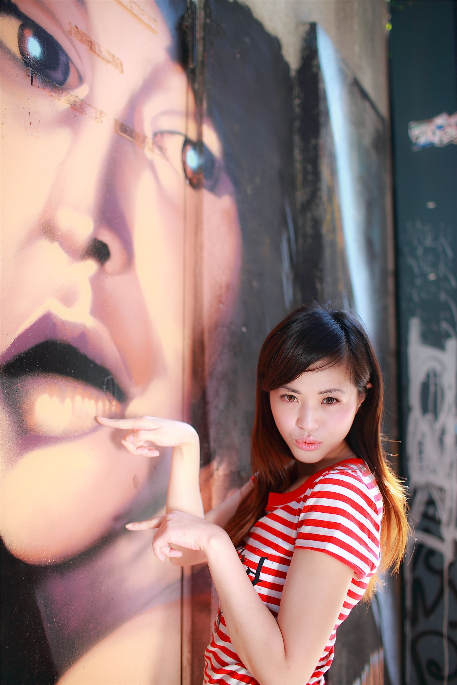 麻豆系列高清美女图片 2011年4月10日 Livia 国产性感美女