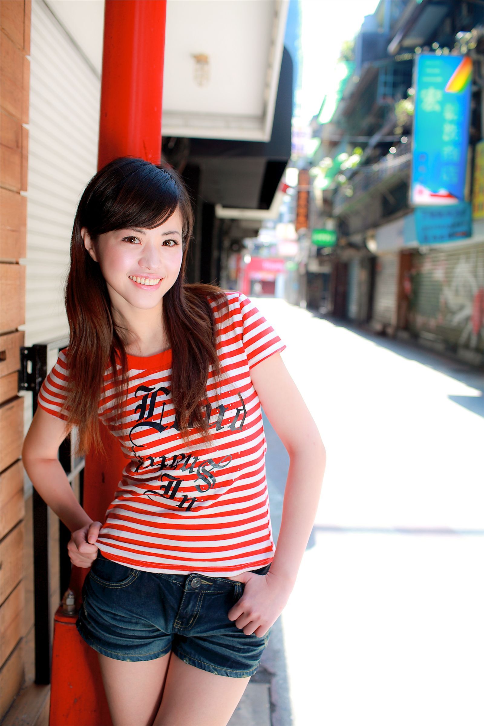 麻豆系列高清美女图片 2011年4月10日 Livia 国产性感美女