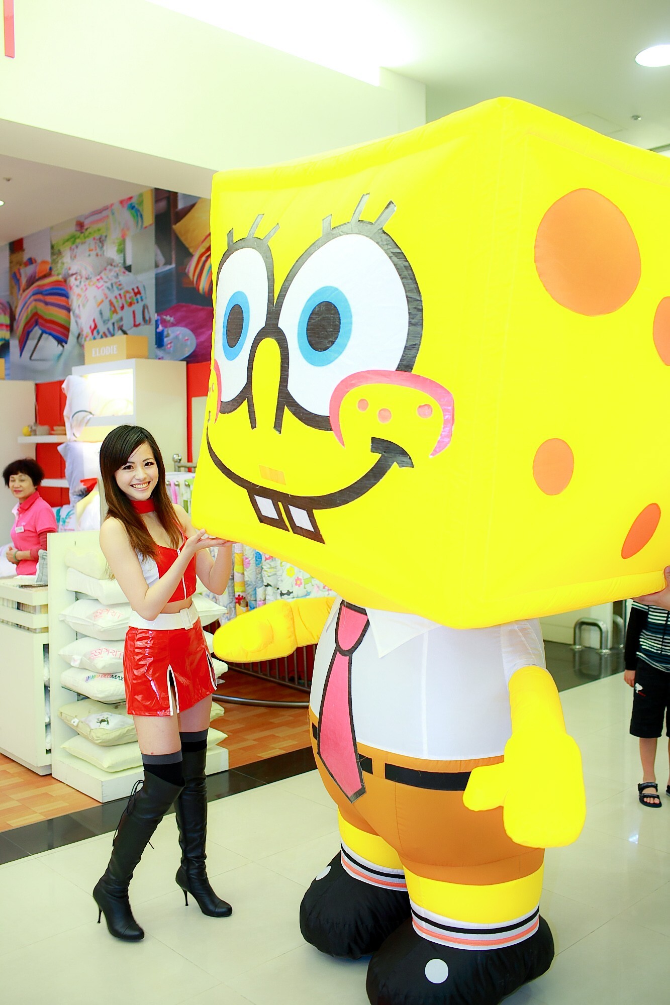 麻豆系列高清美女图片 2011年4月10日 Livia 国产性感美女